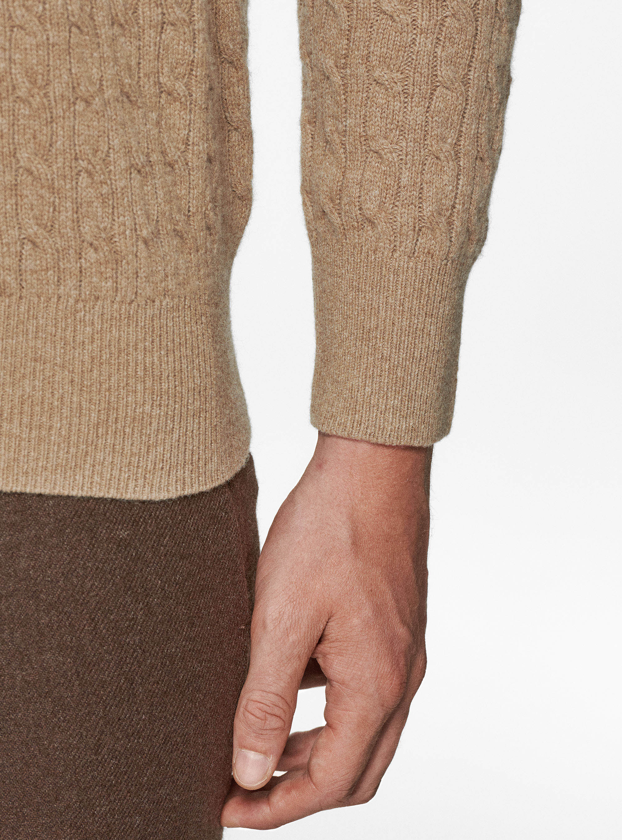 Maglia girocollo in lana cashmere a treccia, CAMMELLO 0570C