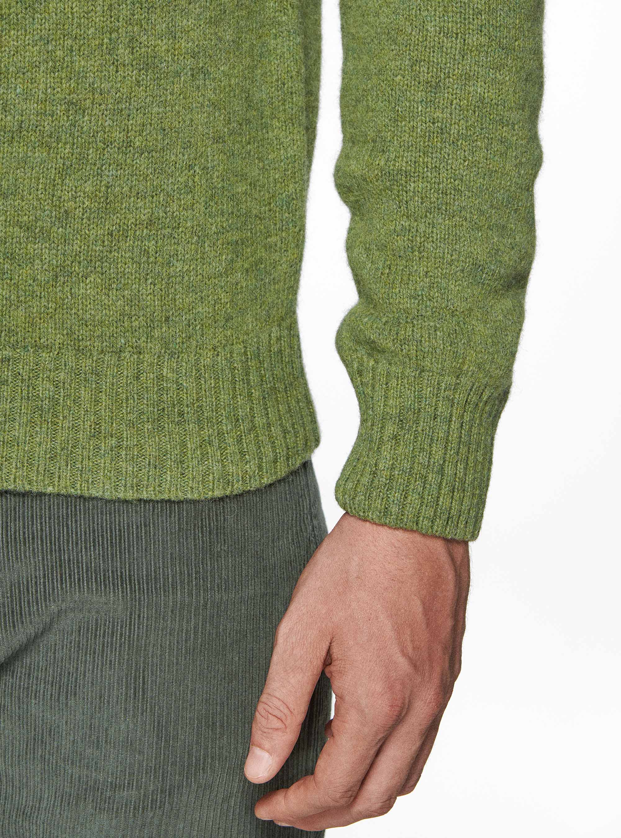 Maglia girocollo in lana shetland, OLIVA