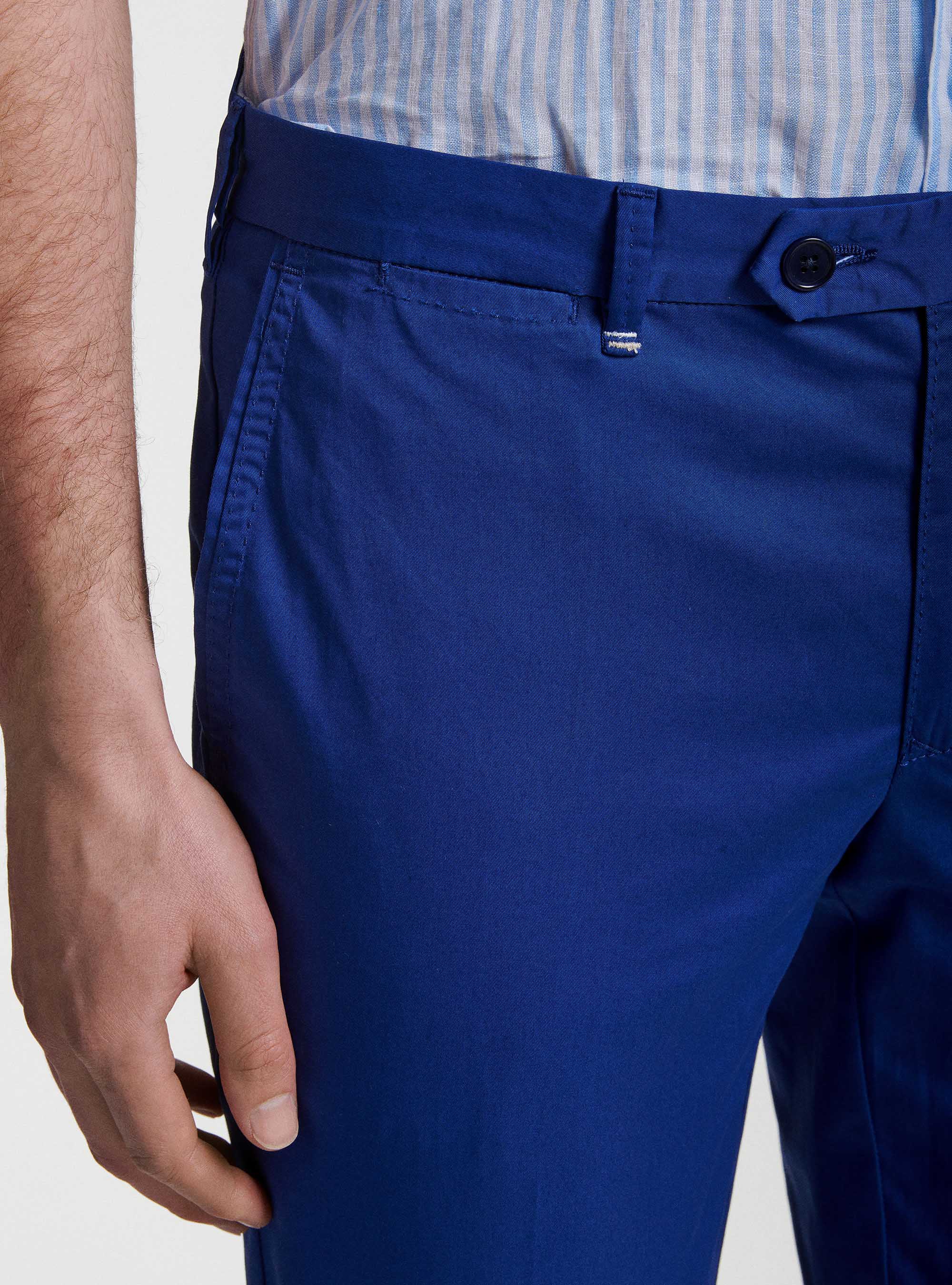 Pantaloni slim fit in twill leggero, BLU ROYAL