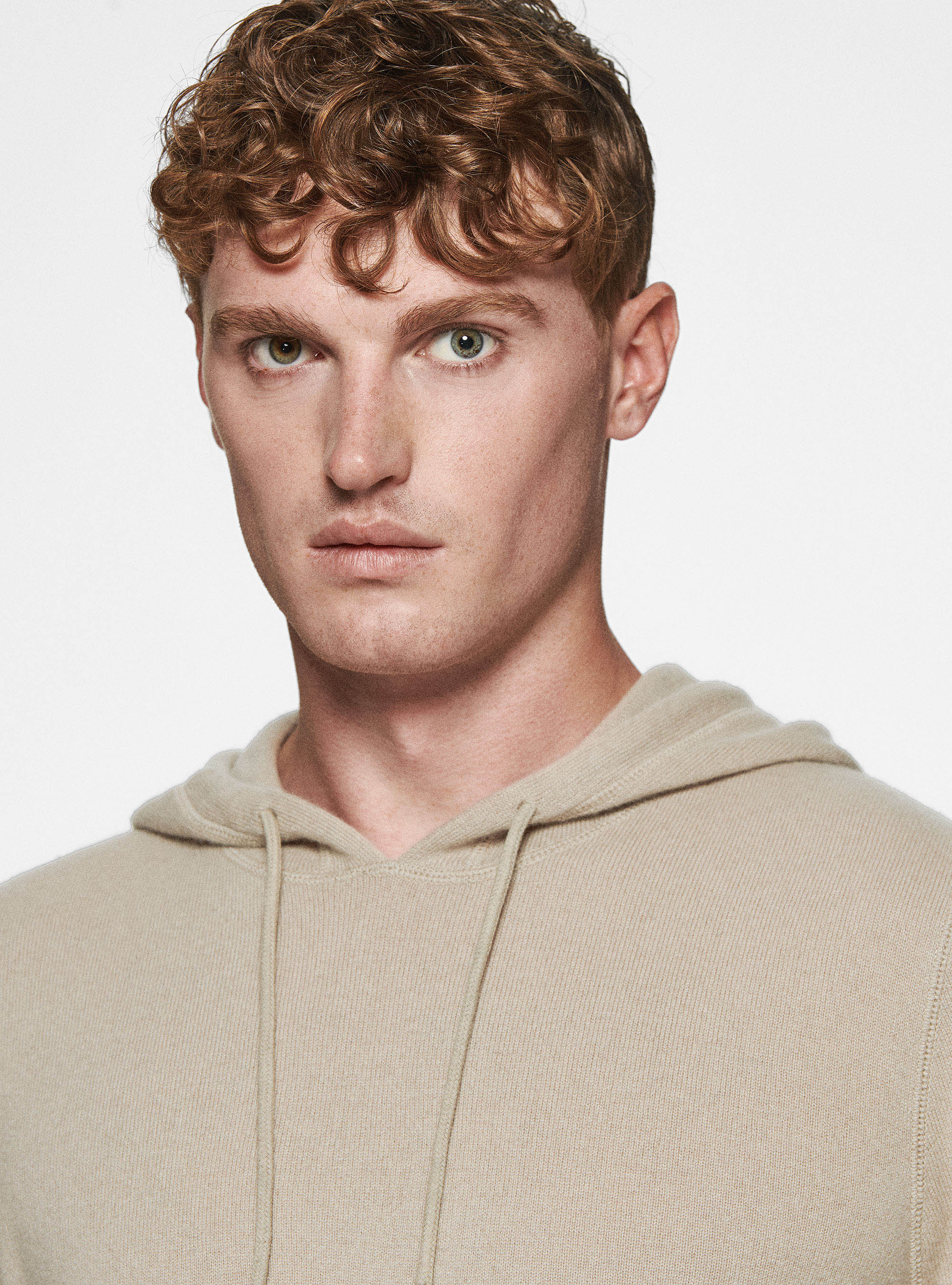 Maglia con cappuccio in lambswool, SABBIA