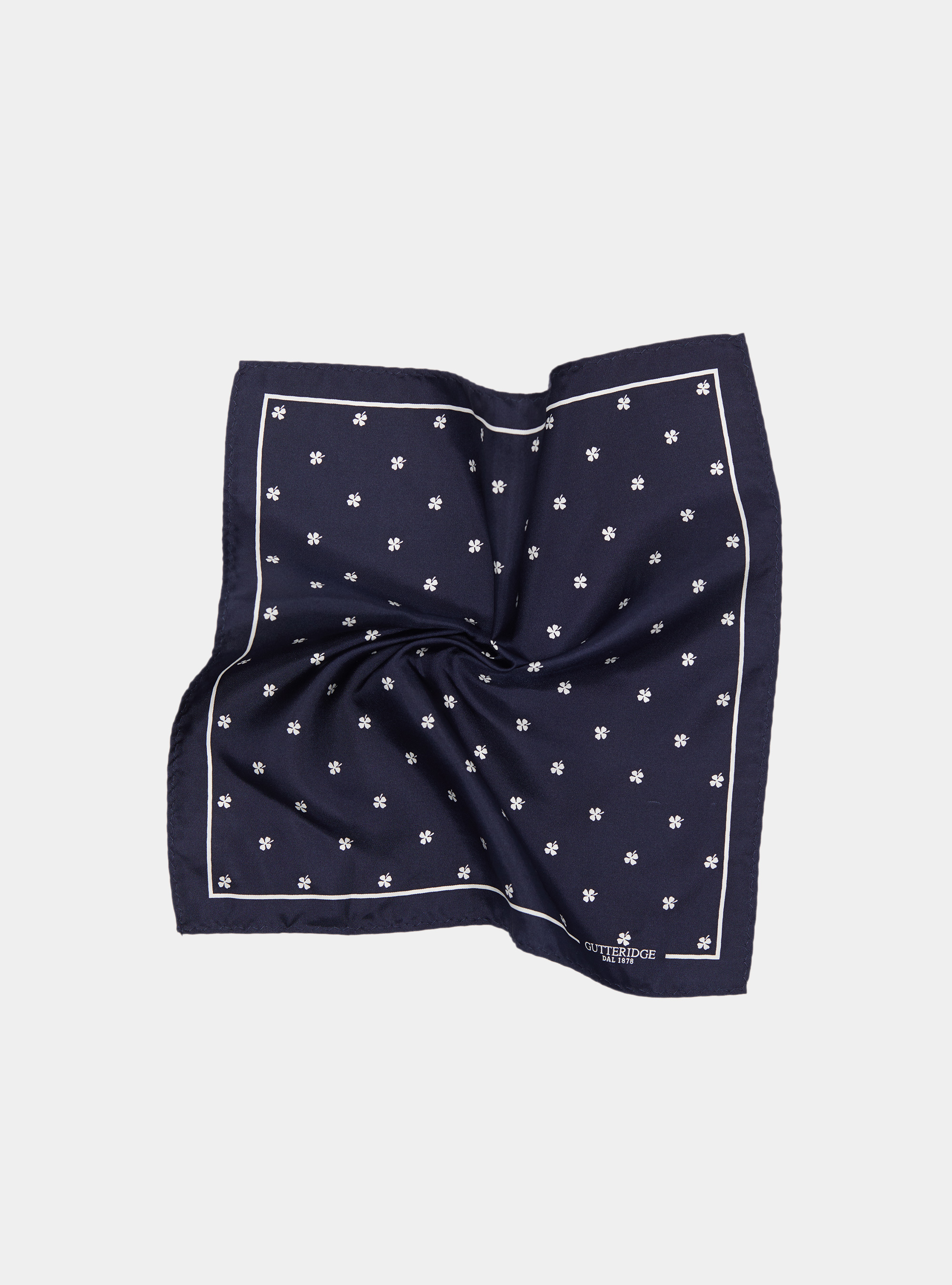 Pochette fantasia quadrifoglio in seta stampata, B053 NAVY/BIANCO