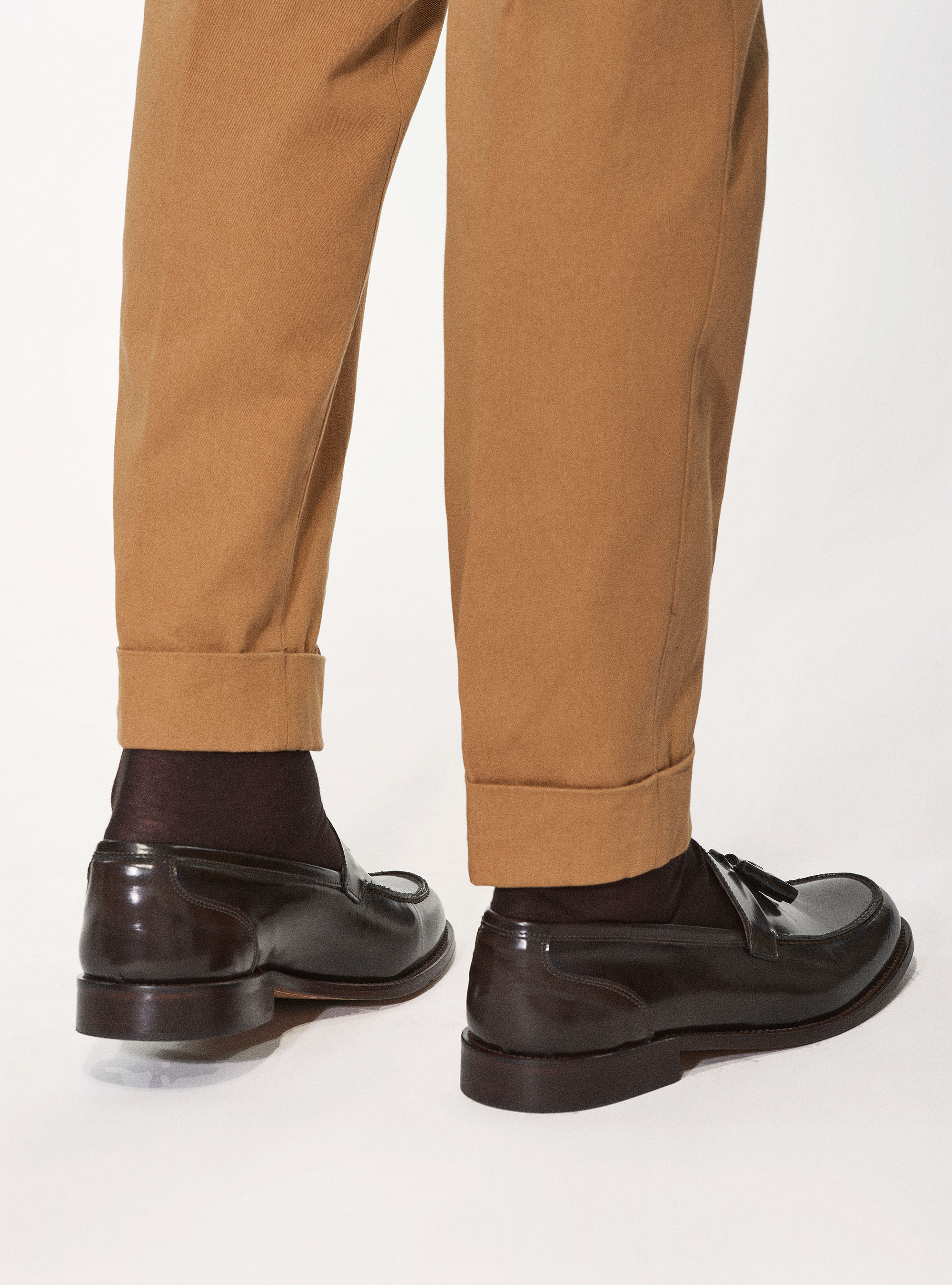 Garment dyed cotton gabardine double pleat trousers, SAND