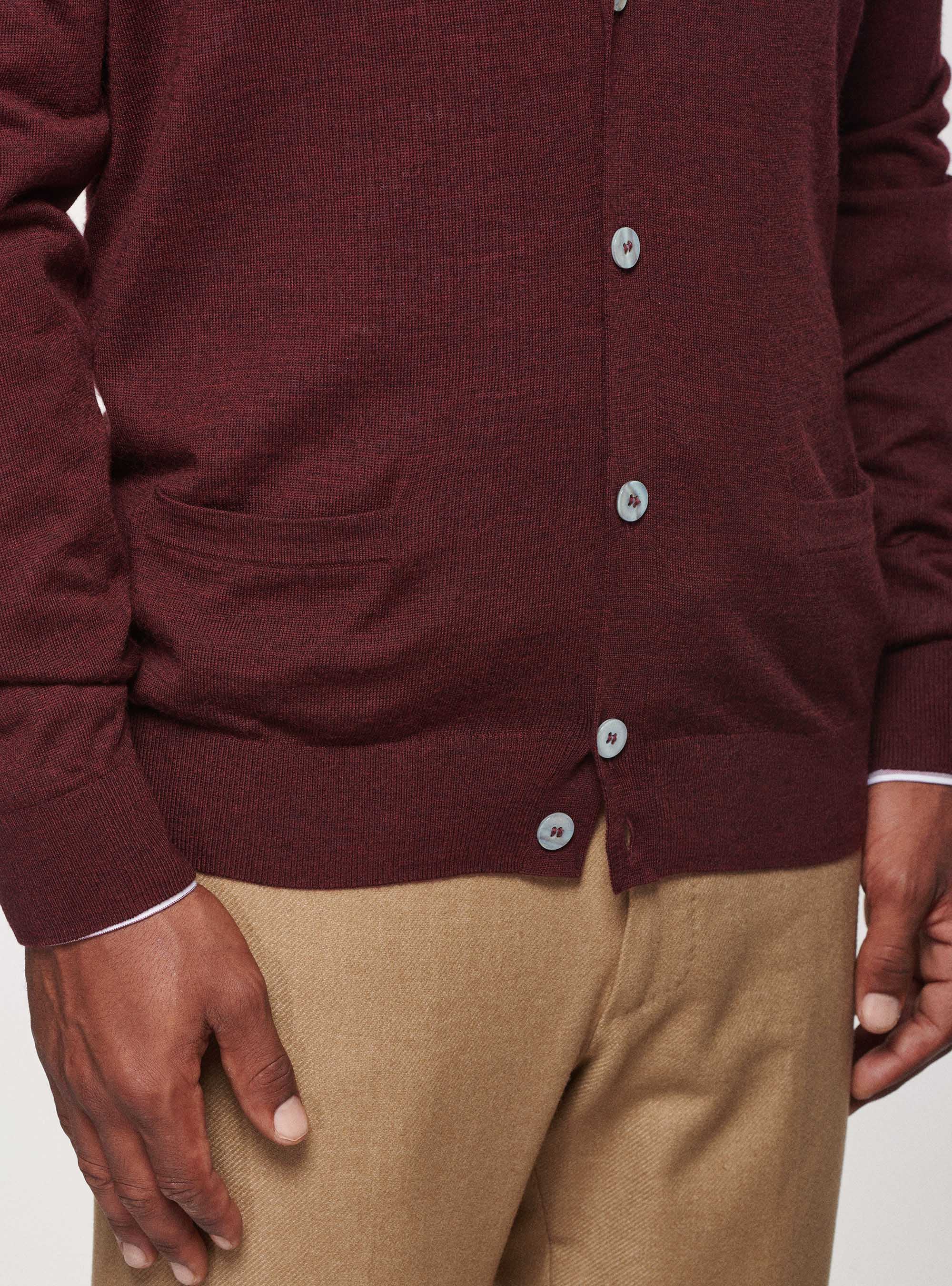 Strickjacke aus reiner Merinowolle, BORDEAUX 0311C