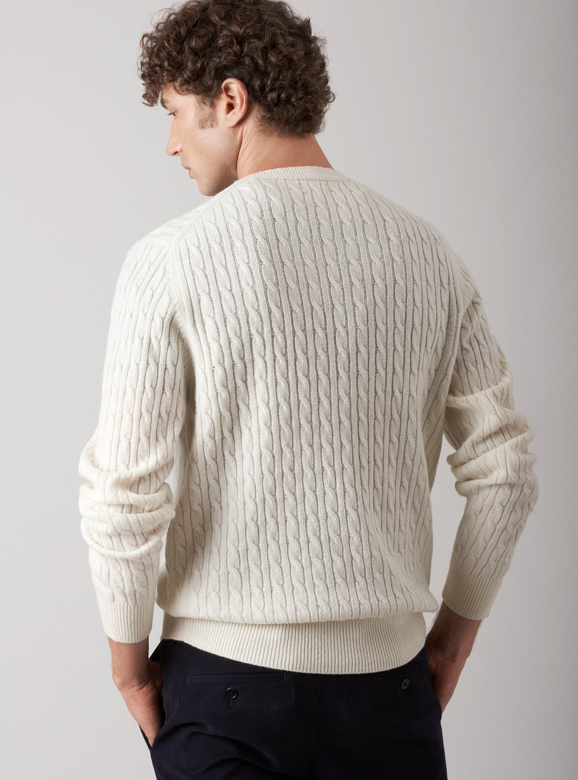 Maglia girocollo in lana lambswool e cashmere con trecce, BIANCO