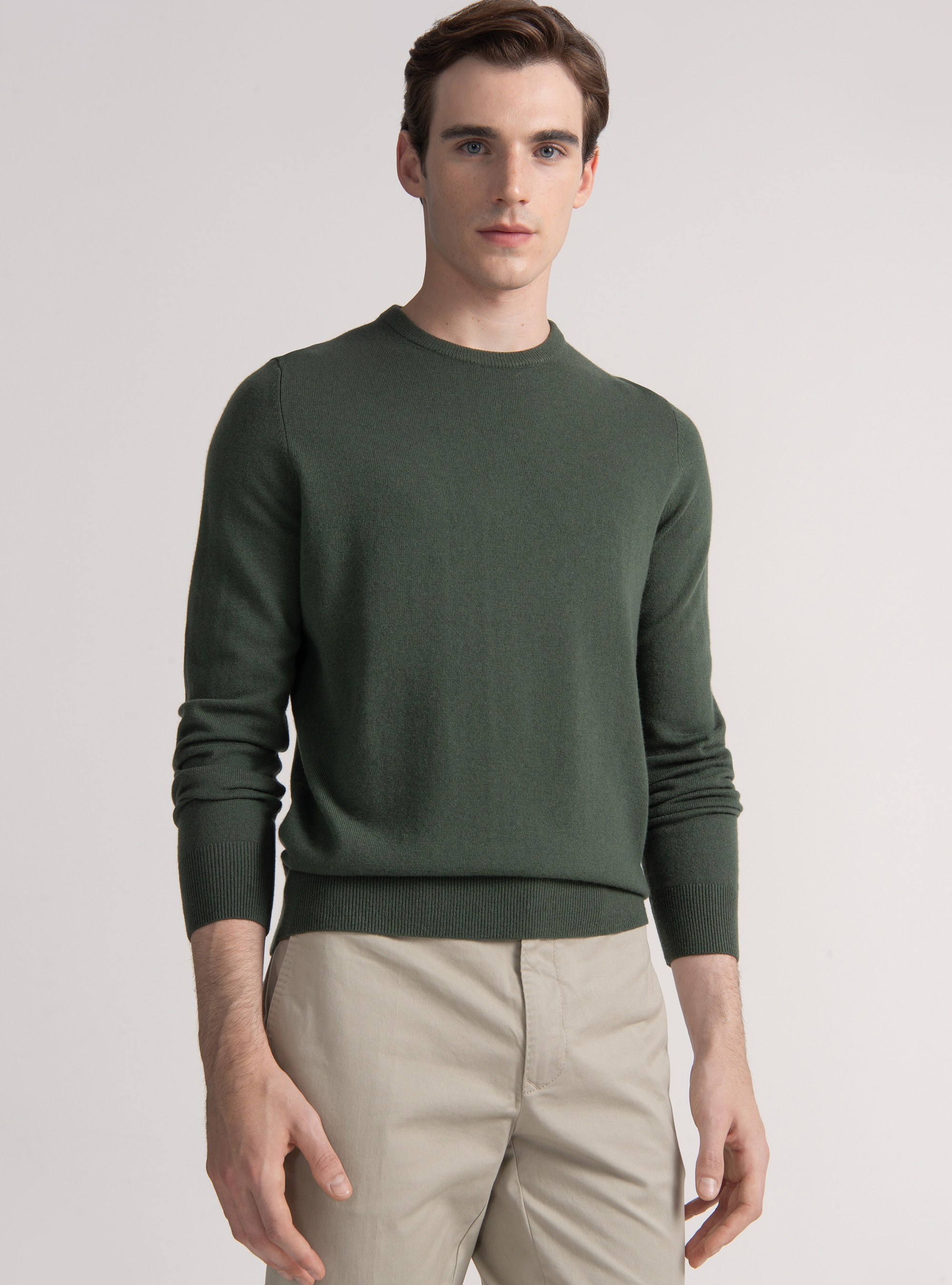 Trikot mit Rundhalsausschnitt aus Lambswool und Kaschmir, MILITARE 0609C