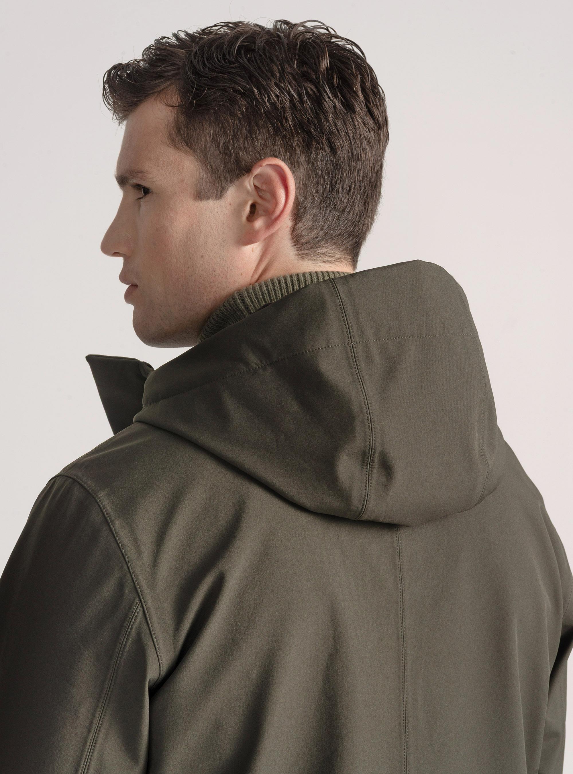 Cazadora técnica larga con capucha, VERDE