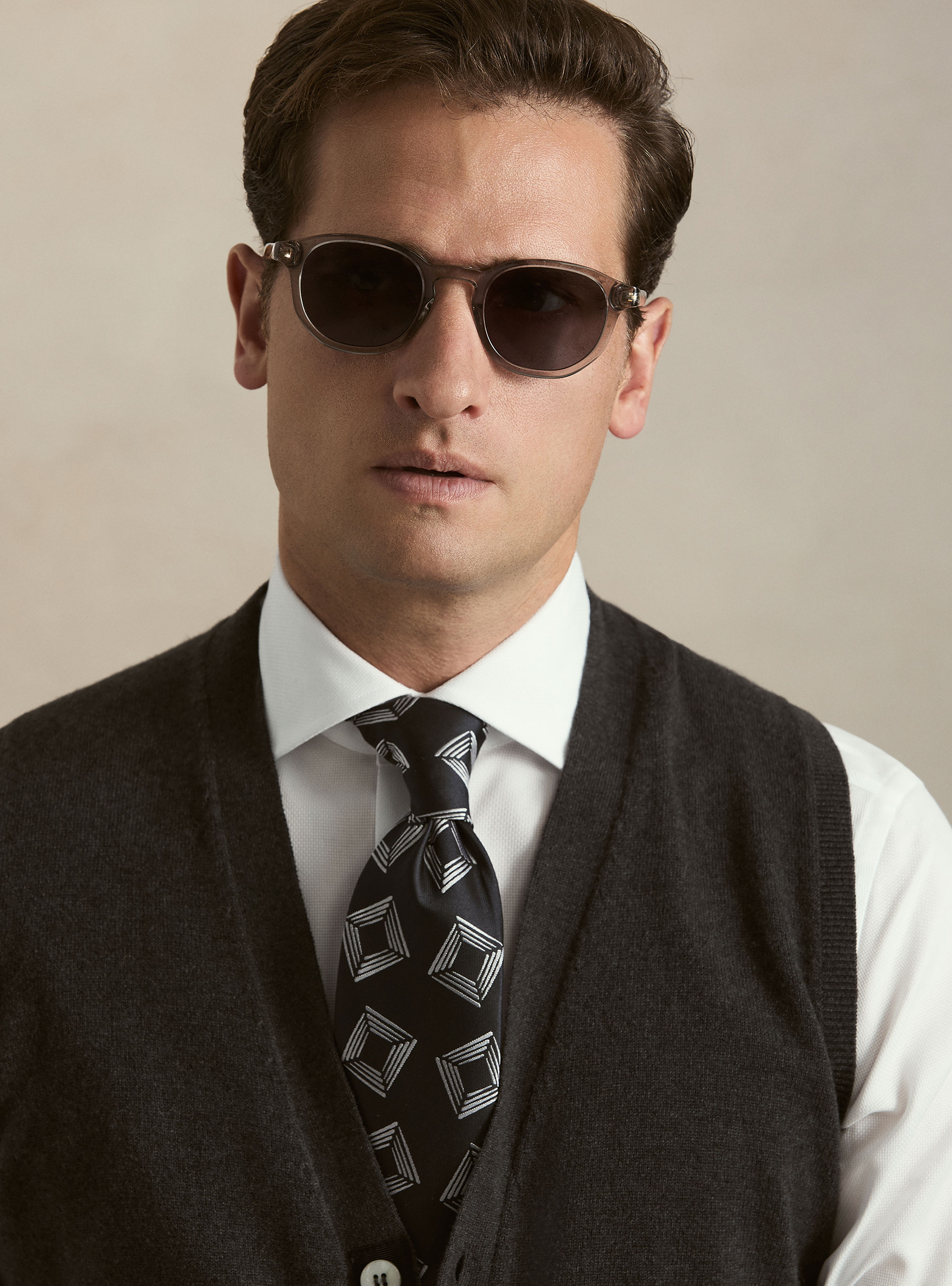 Lambswool and cashmere knit vest, ASPHALT GREY