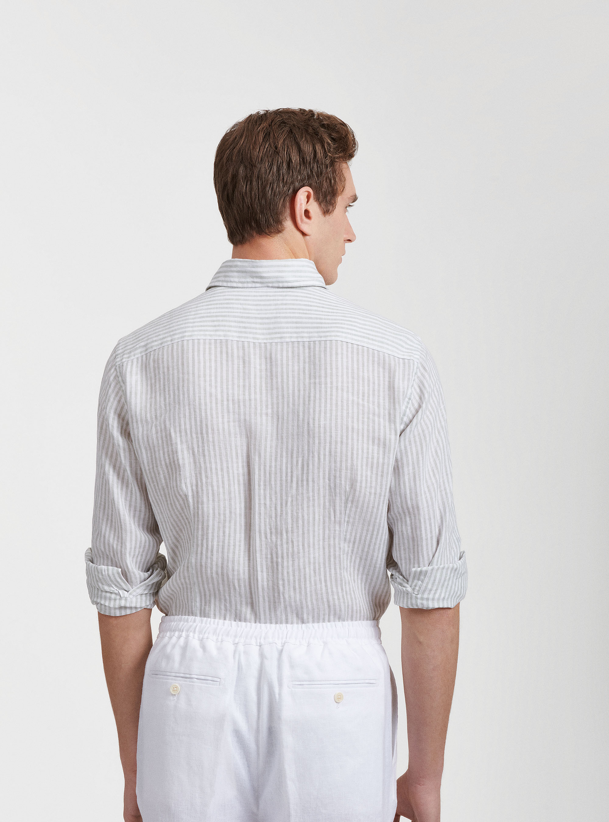 Hemd mit halbfranzösischem Kragen aus gestreiftem Reinleinen, SALVIA 0602C