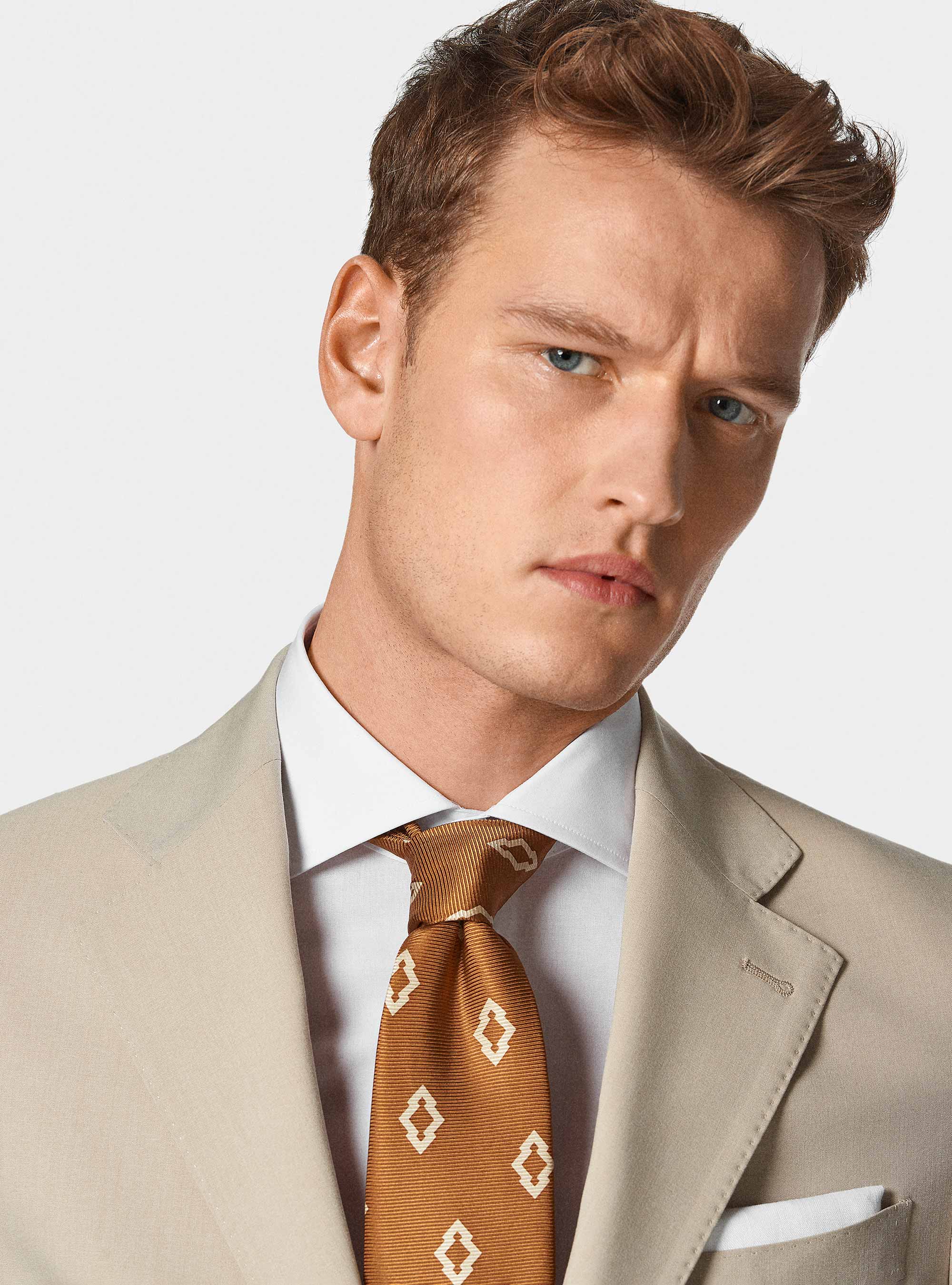 Americana de traje cl&aacute;sica slim fit, CRUDO