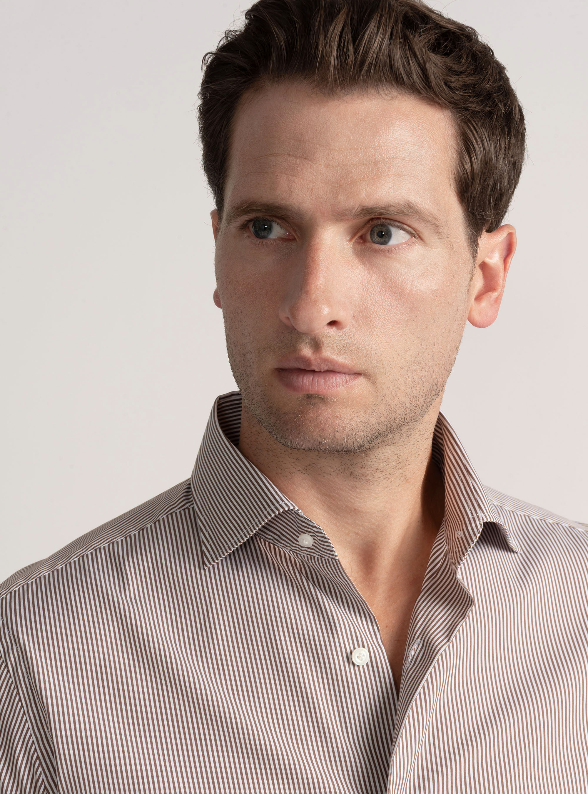 Camicia in cotone rigato popeline stretch, MARRONE