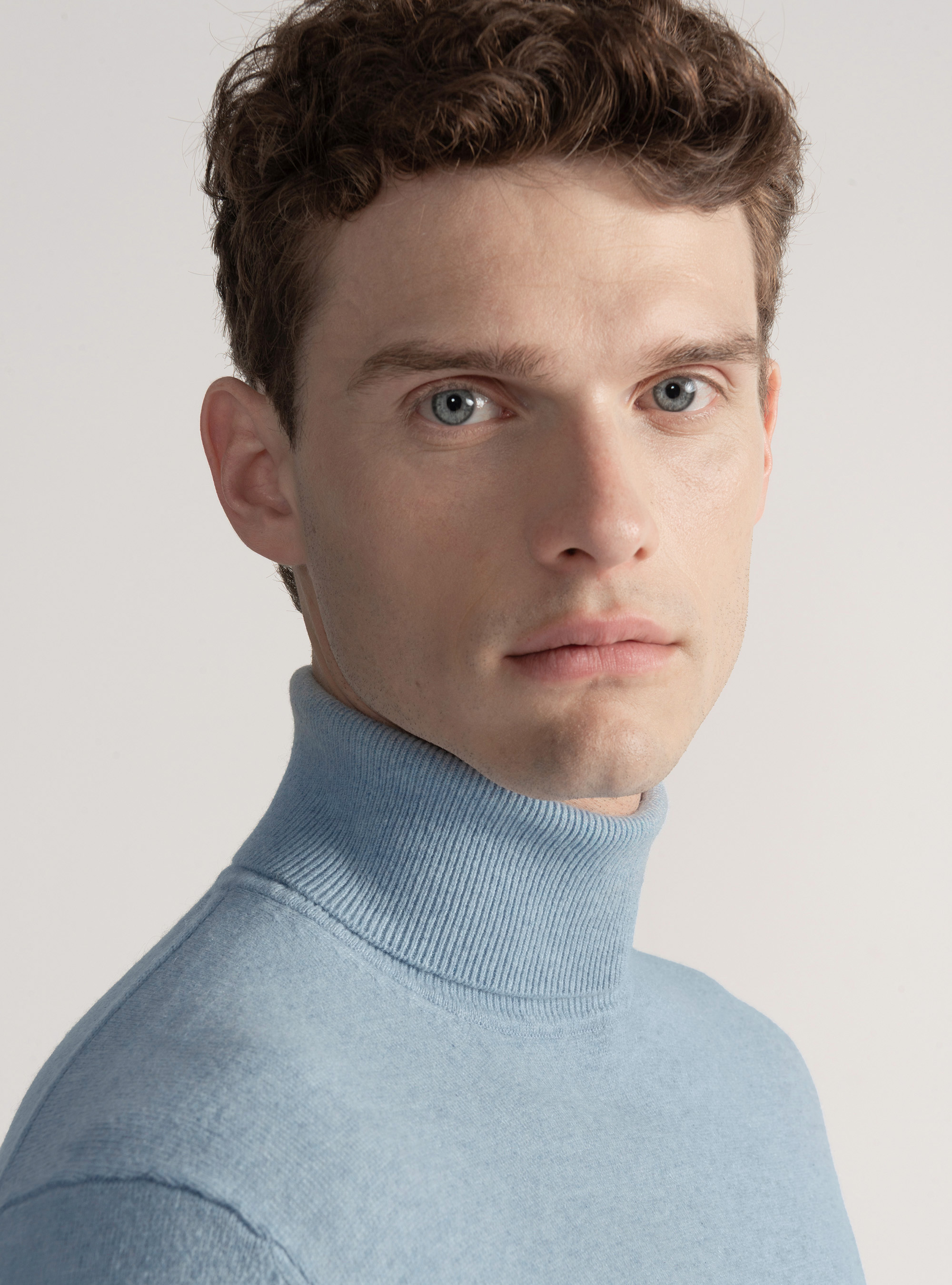 Cashmere turtleneck, AZZURRO POLVERE 0283C