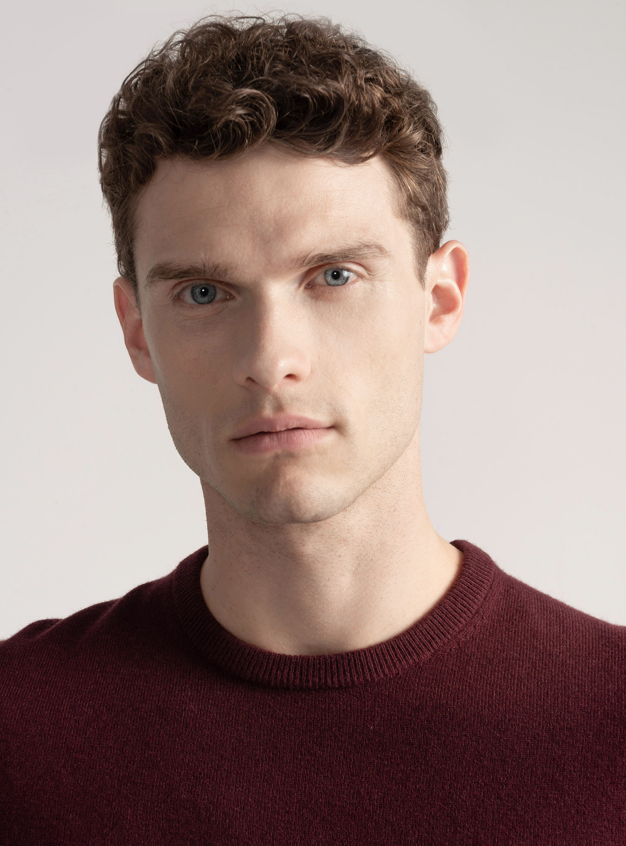 Trikot mit Rundhalsausschnitt aus Lambswool und Kaschmir, BORDEAUX 0311C