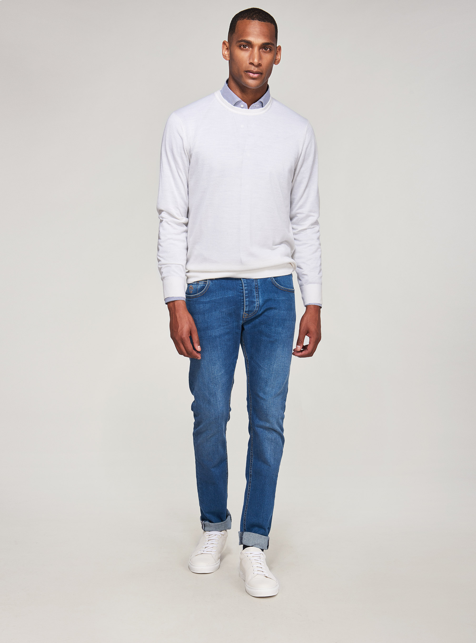 Maglia girocollo in pura lana merino extrafine, BIANCO