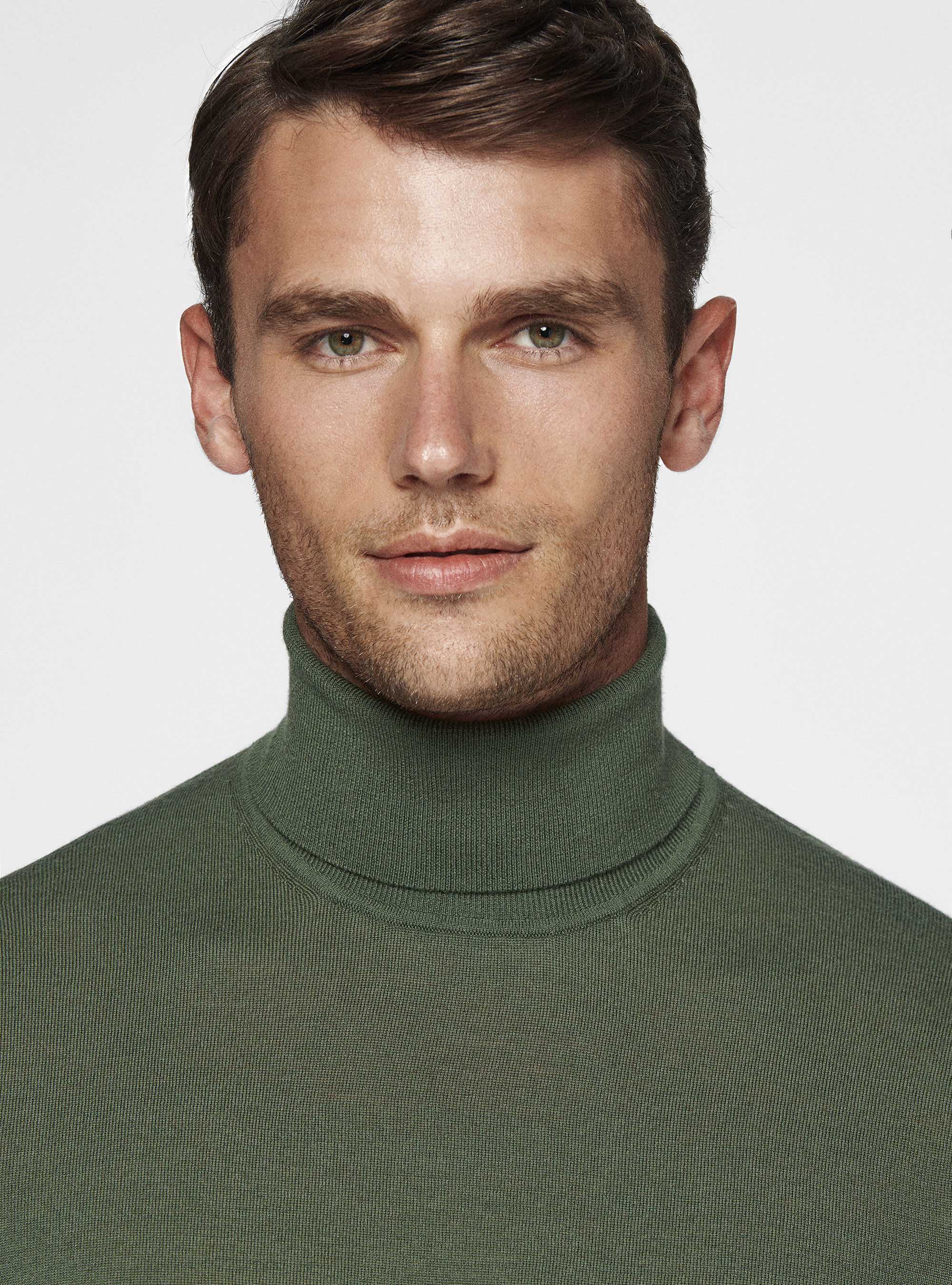 Turtleneck in pure extra-fine merino wool, MILITARE 0609C