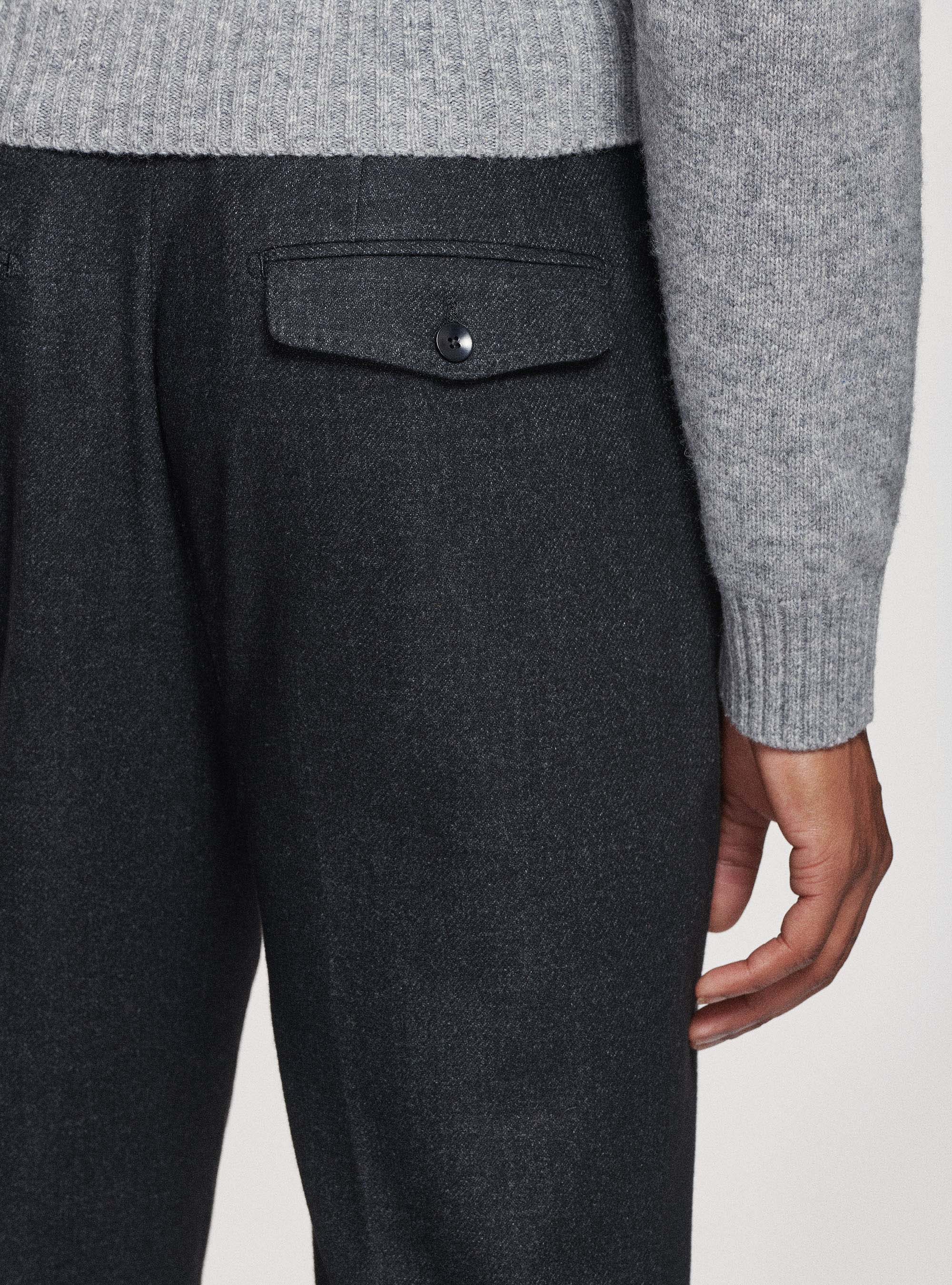 Pantaloni con pinces in flanella di lana Duemilagori, NERO