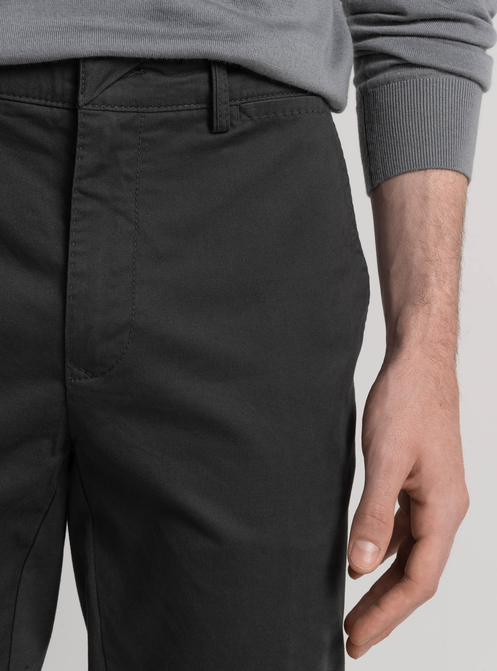 Pantalón chino slim fit de sarga elástica, GRIS MARENGO