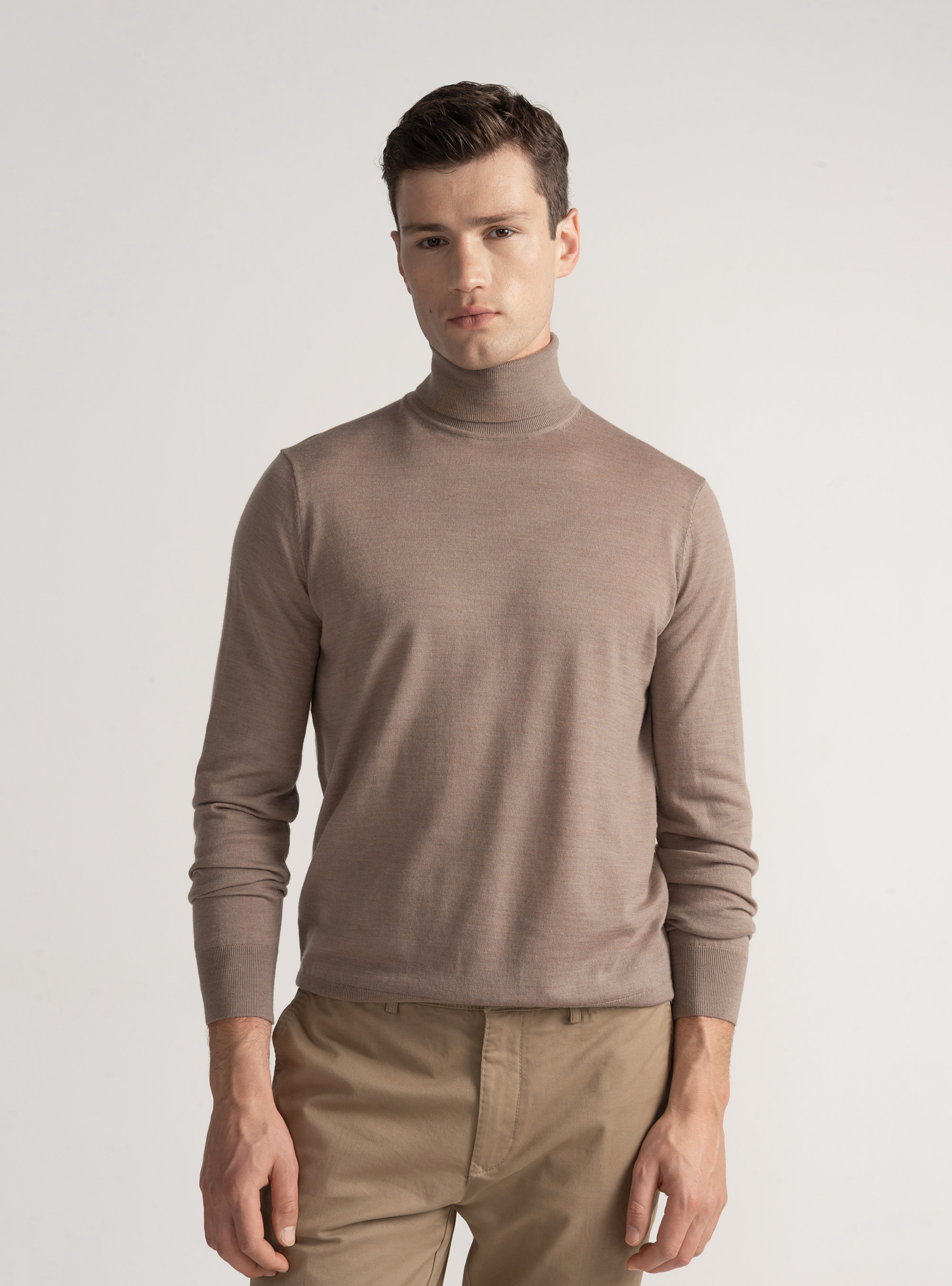 Turtleneck in pure extra-fine merino wool, MUD