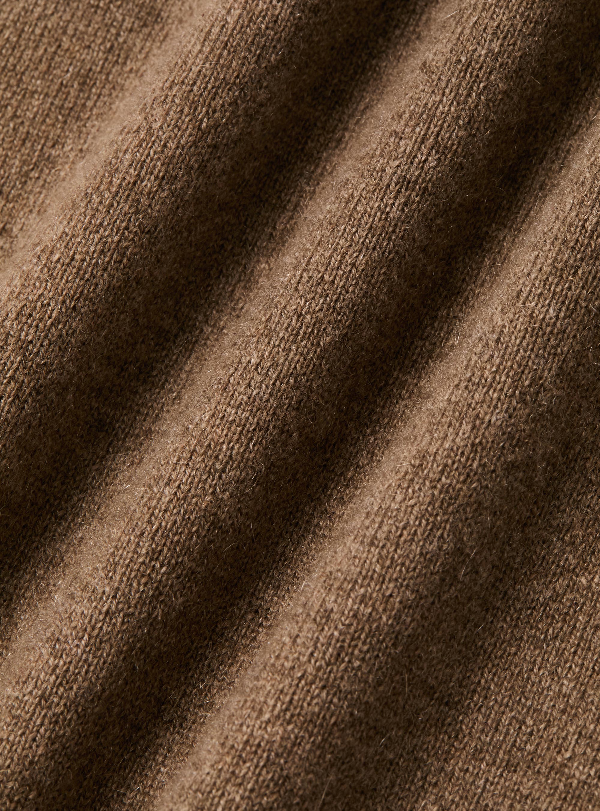 Tricot à col ras du cou en cachemire, BOUE