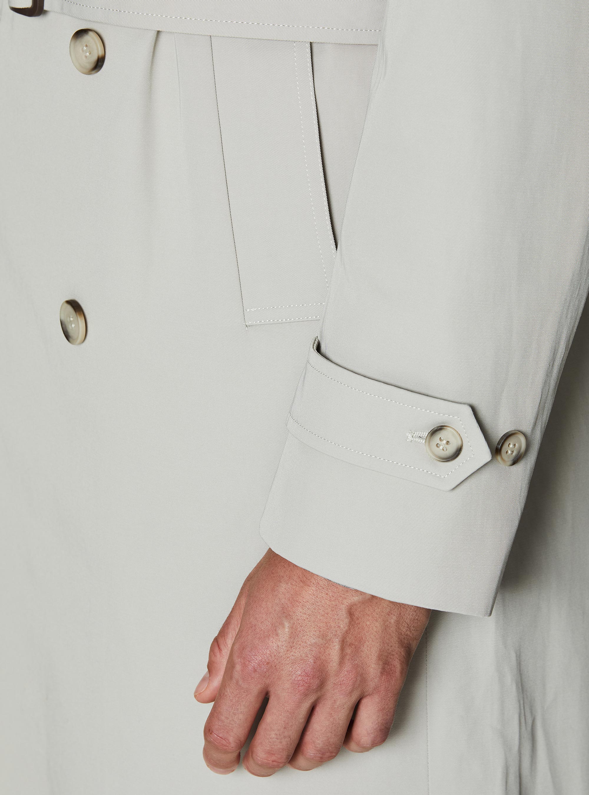 Trench doble botonadura de sarga de algod&oacute;n, CRUDO