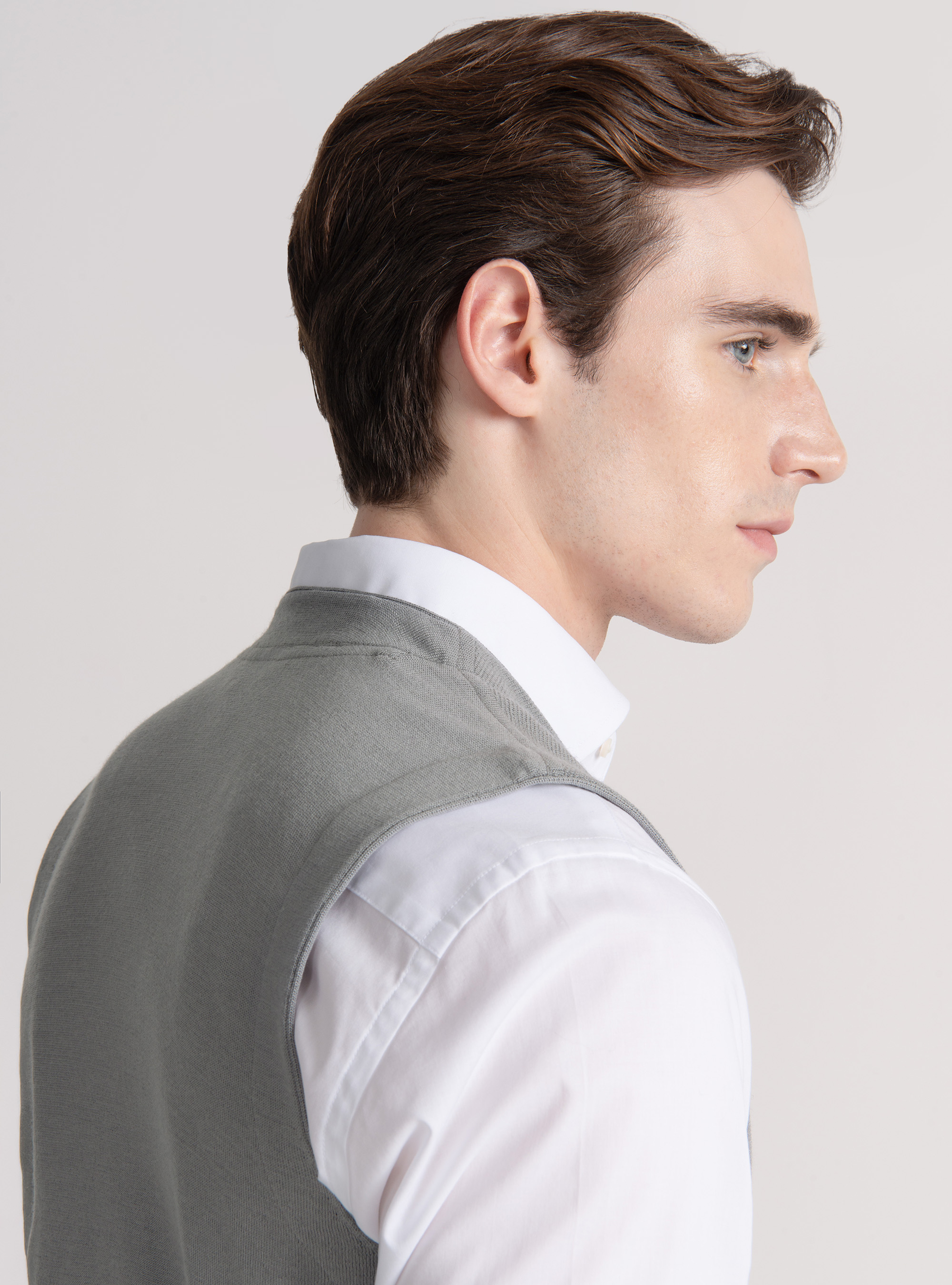 Gilet in maglia doppiopetto in pura lana merino extrafine, GRIGIO CHIARO