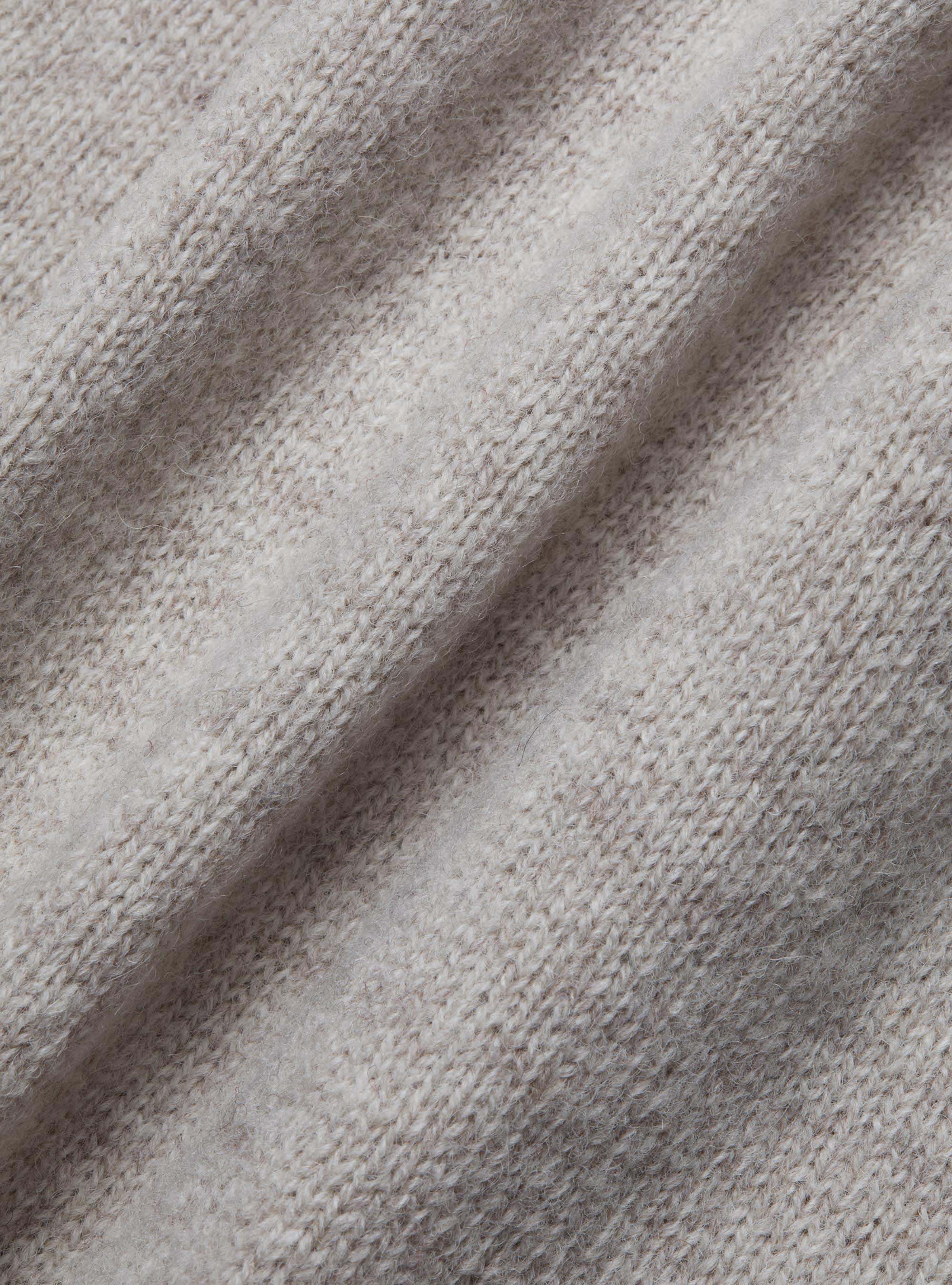 Cardigan en laine Shetland, Ã CRU