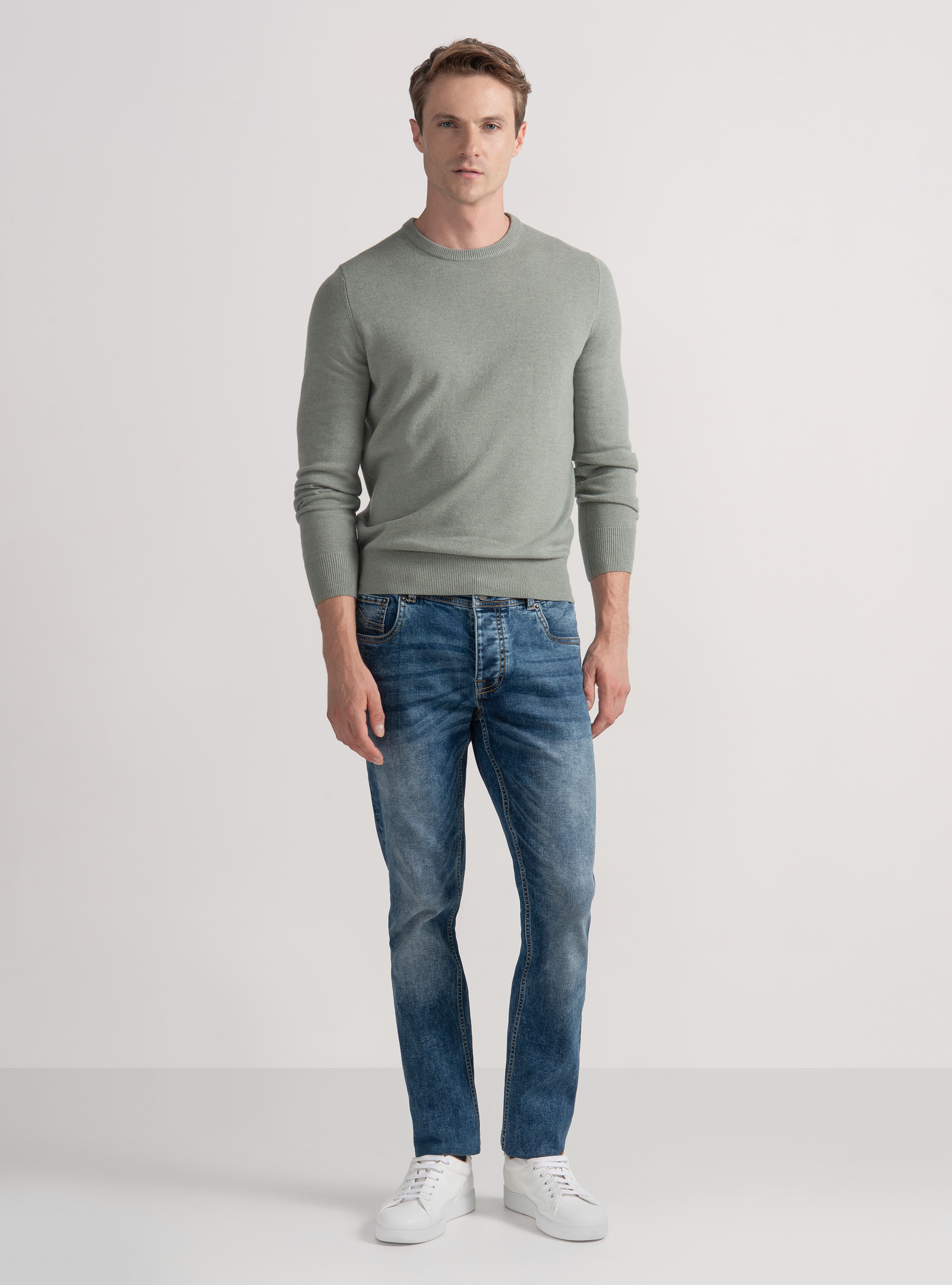 Trikot mit Rundhalsausschnitt aus Lambswool und Kaschmir, VERDE GIADA 0655C