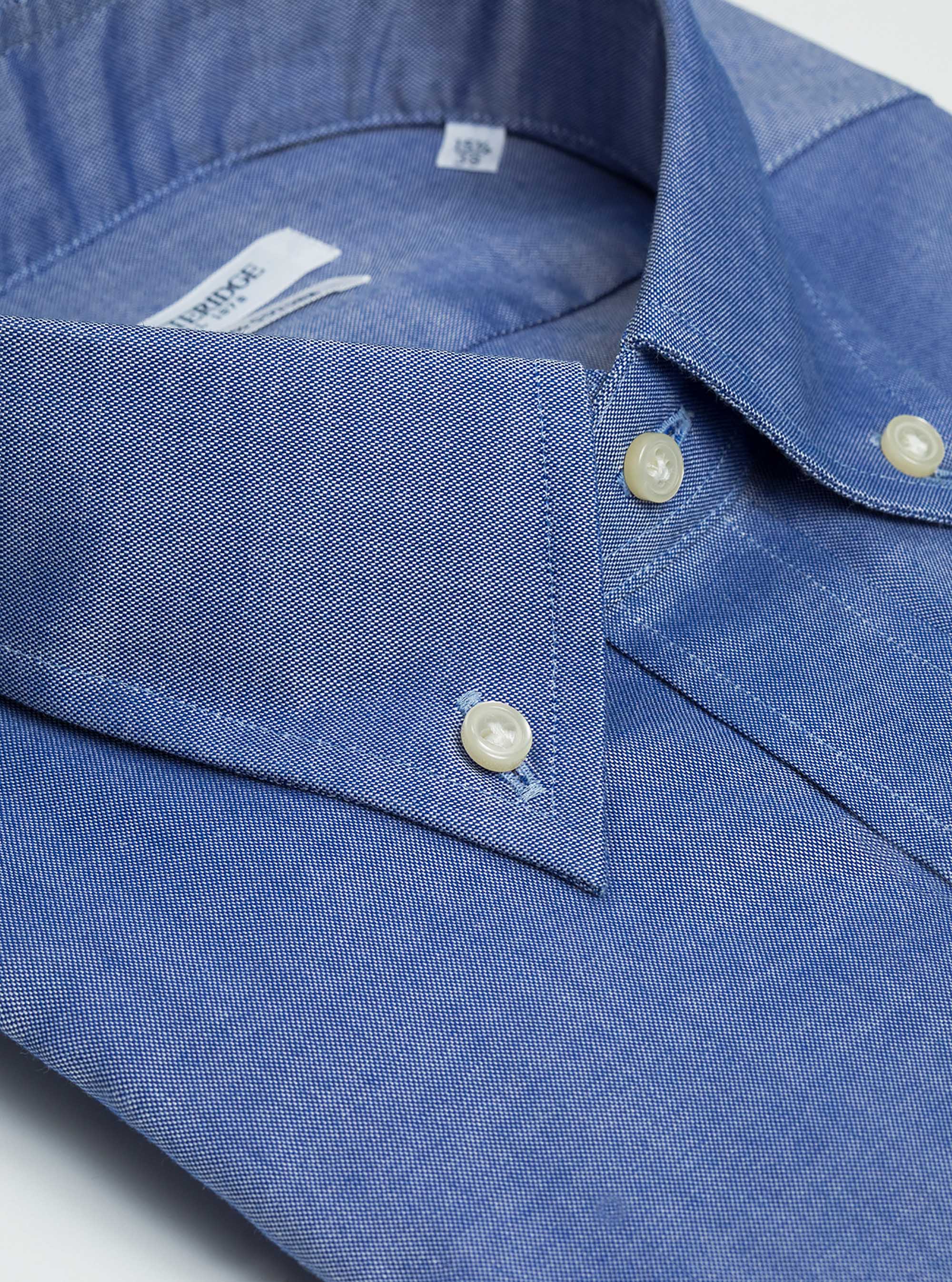 Camisa de algod&oacute;n oxford con cuello abotonado, PETROLEO
