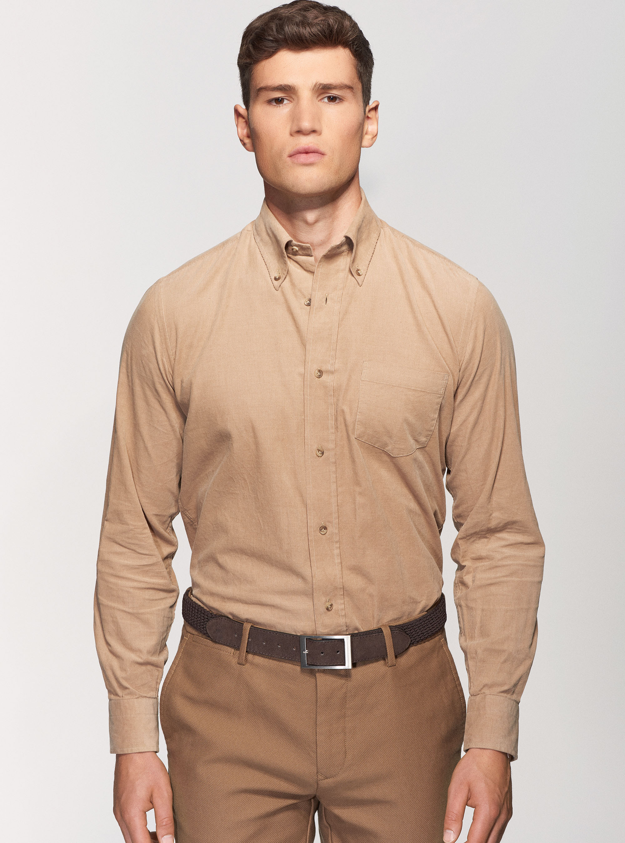 Camicia collo button down in velluto di cotone, SABBIA