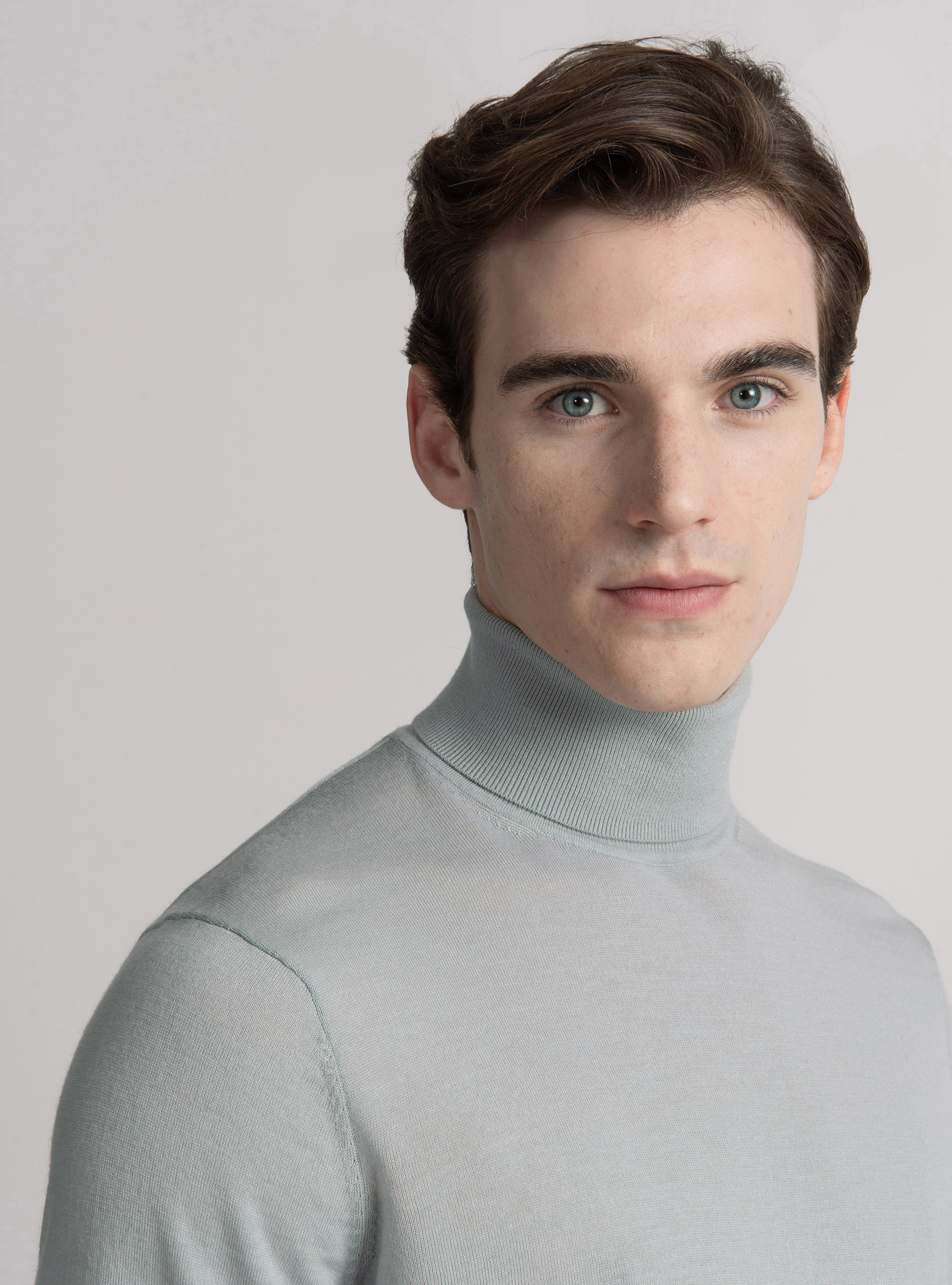 Dolcevita in pura lana merino extrafine, GRIGIO CHIARO 0256C