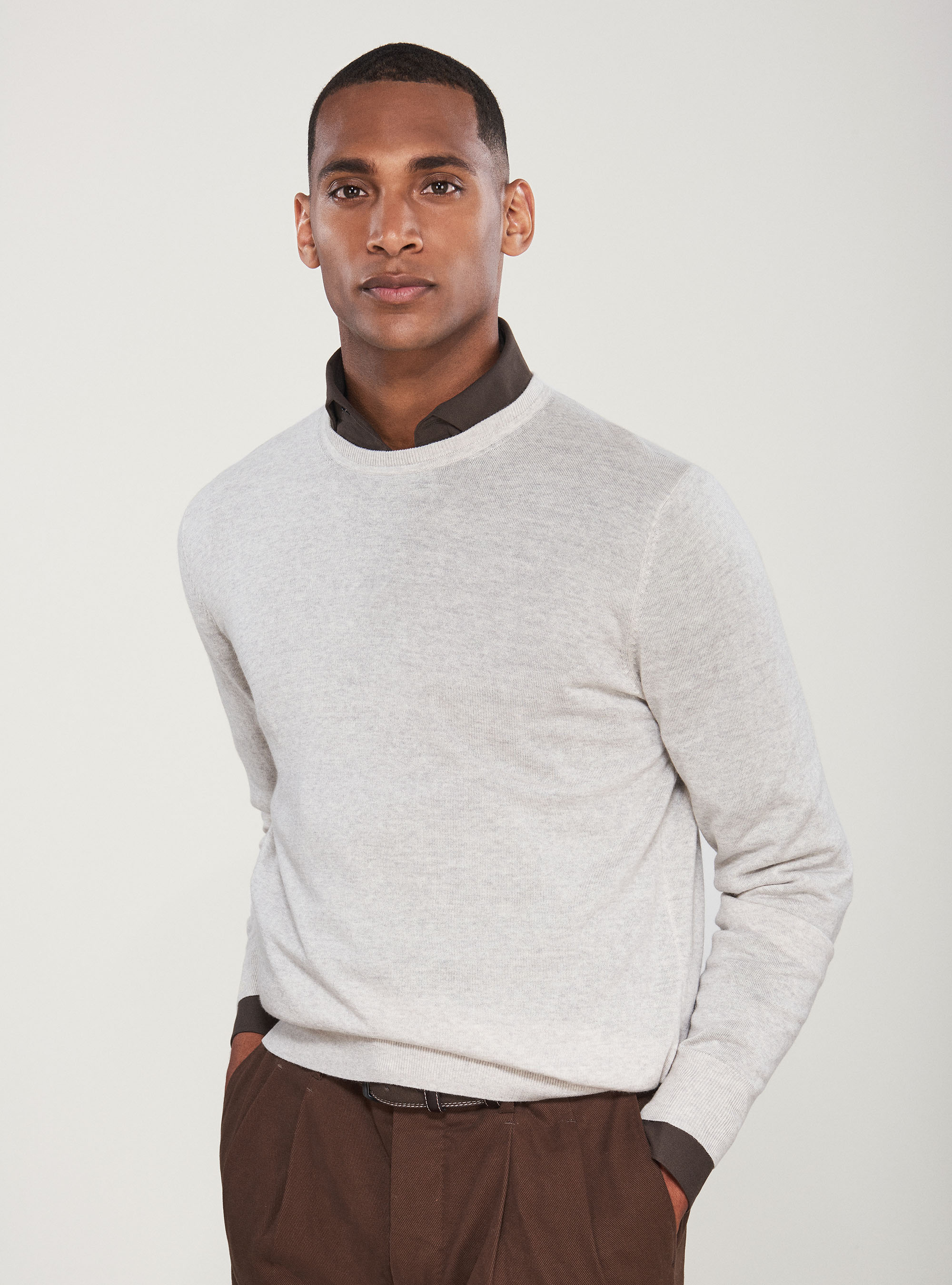 Maglia girocollo in pura lana merino extrafine, GRIGIO CHIARO MELANGE