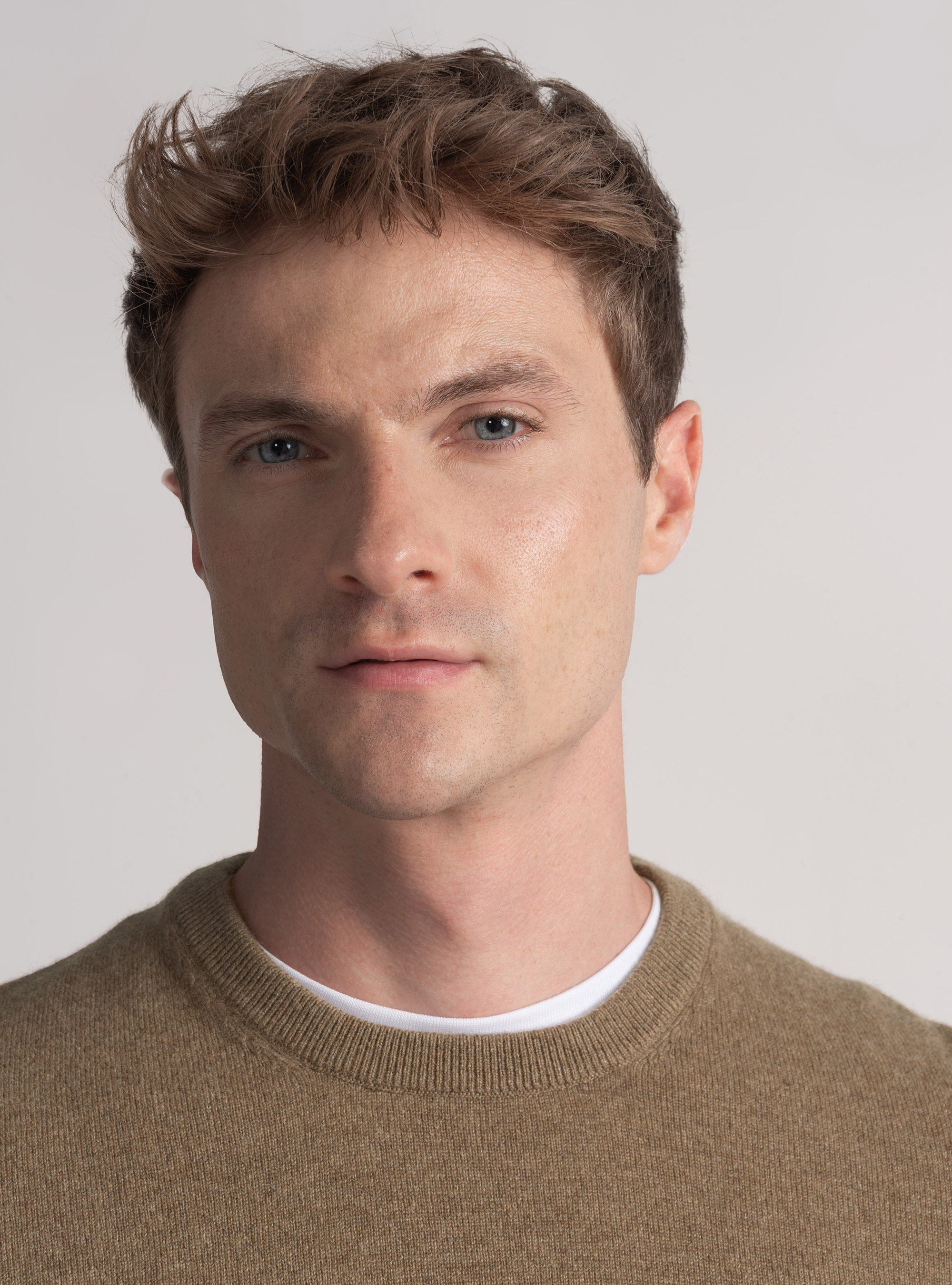 Tricot à col ras du cou en cachemire, BOUE