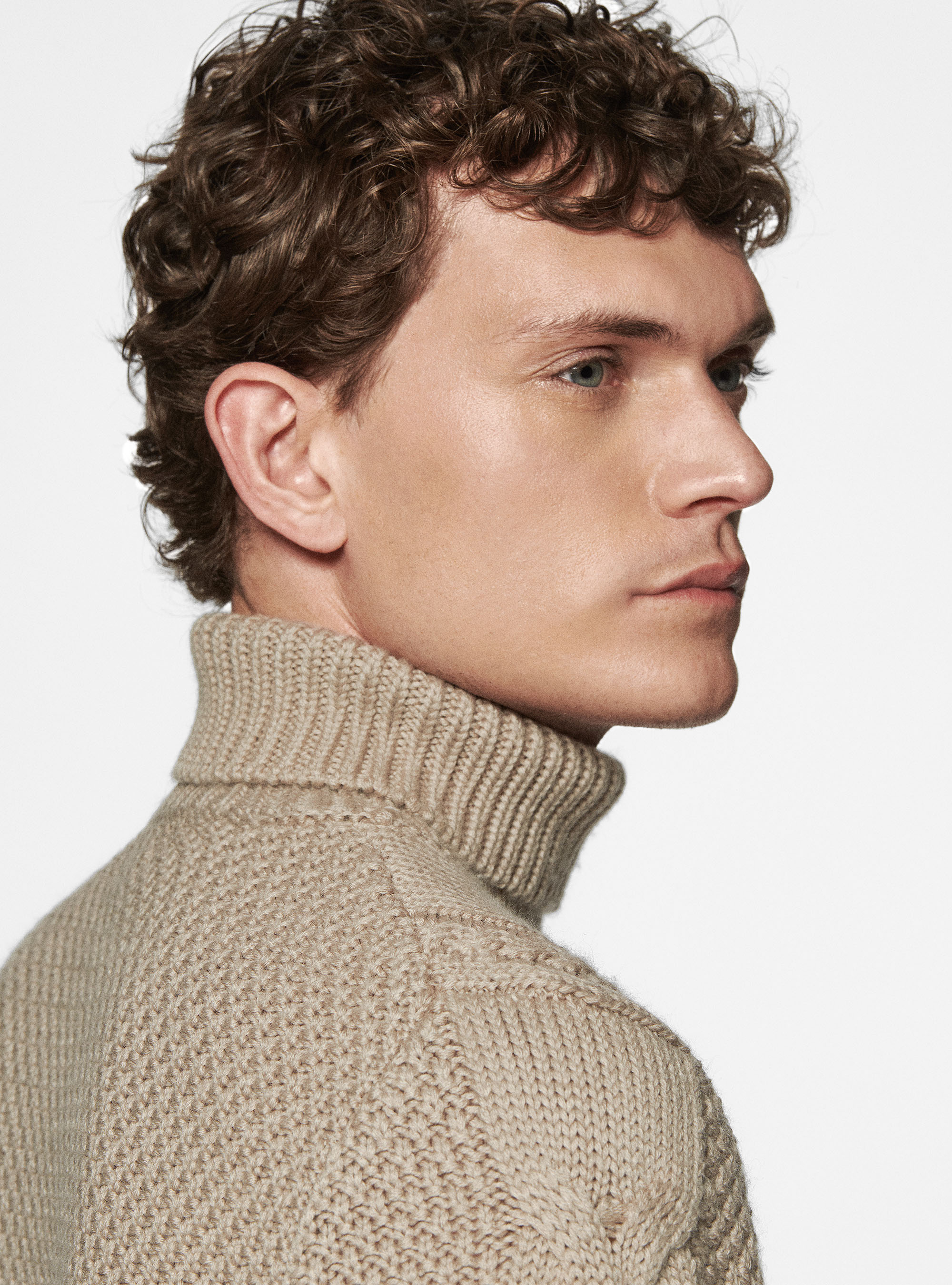 Maglia collo alto in misto lana con treccia, SABBIA