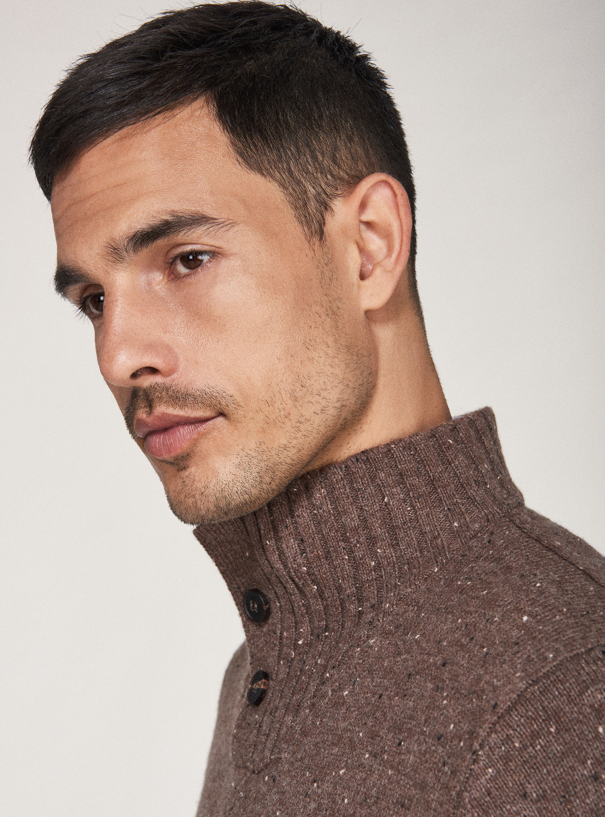 Maglia mezzo collo con bottoni in misto lana, FANGO