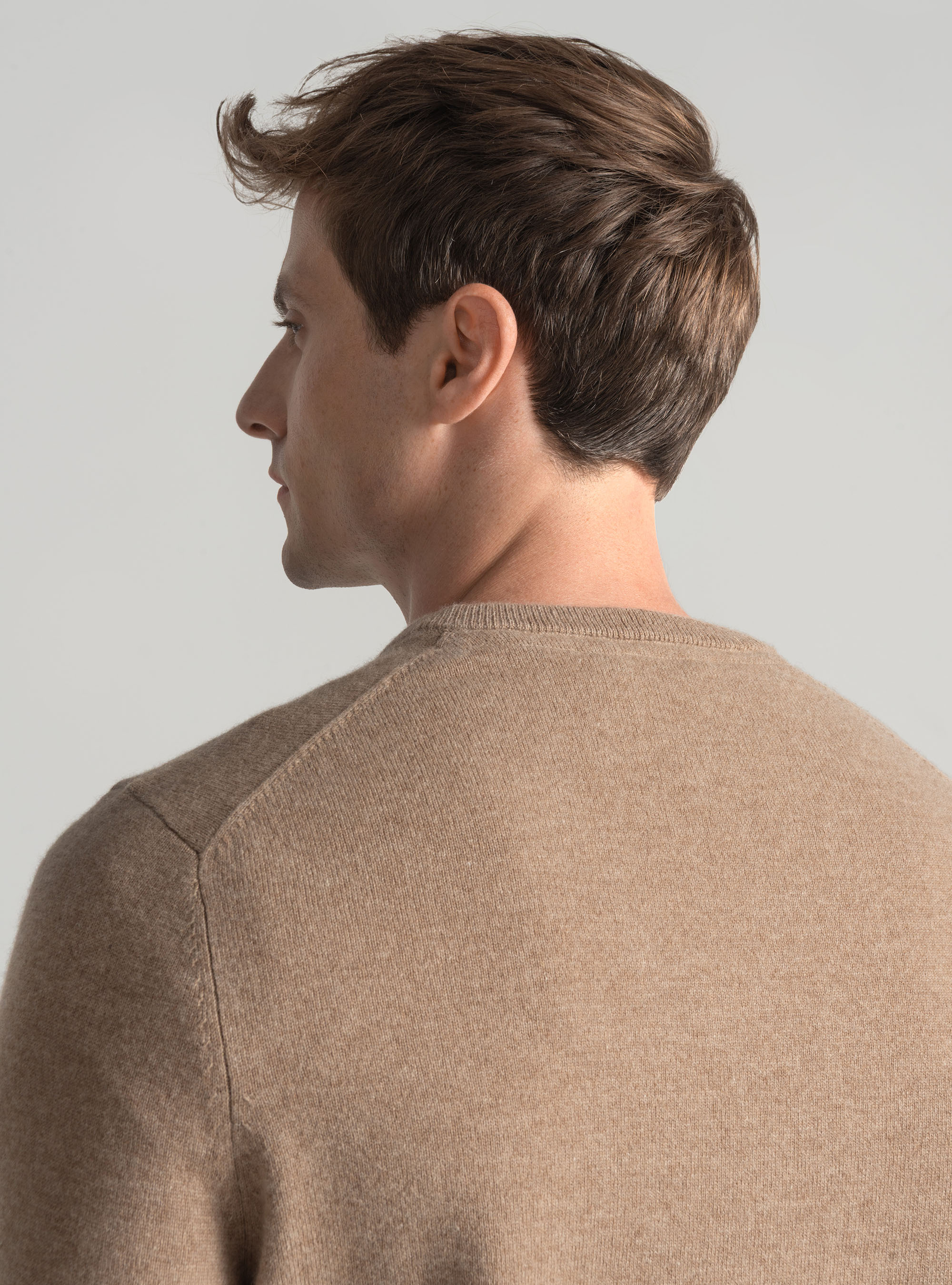 Maglia scollo a V in lana merino, CAMMELLO 0570C