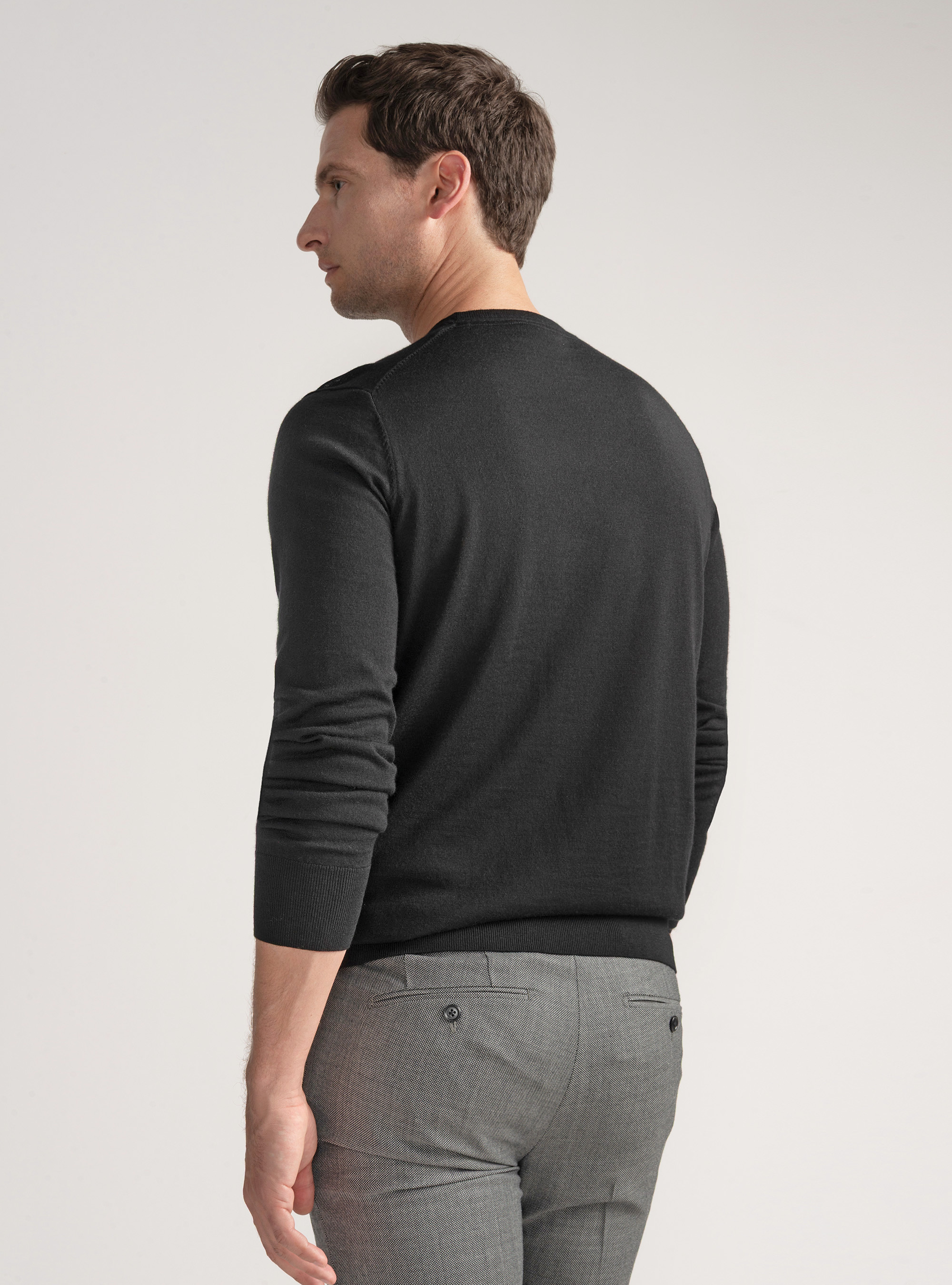 Punto de cuello redondo de pura lana merina extrafina, NEGRO