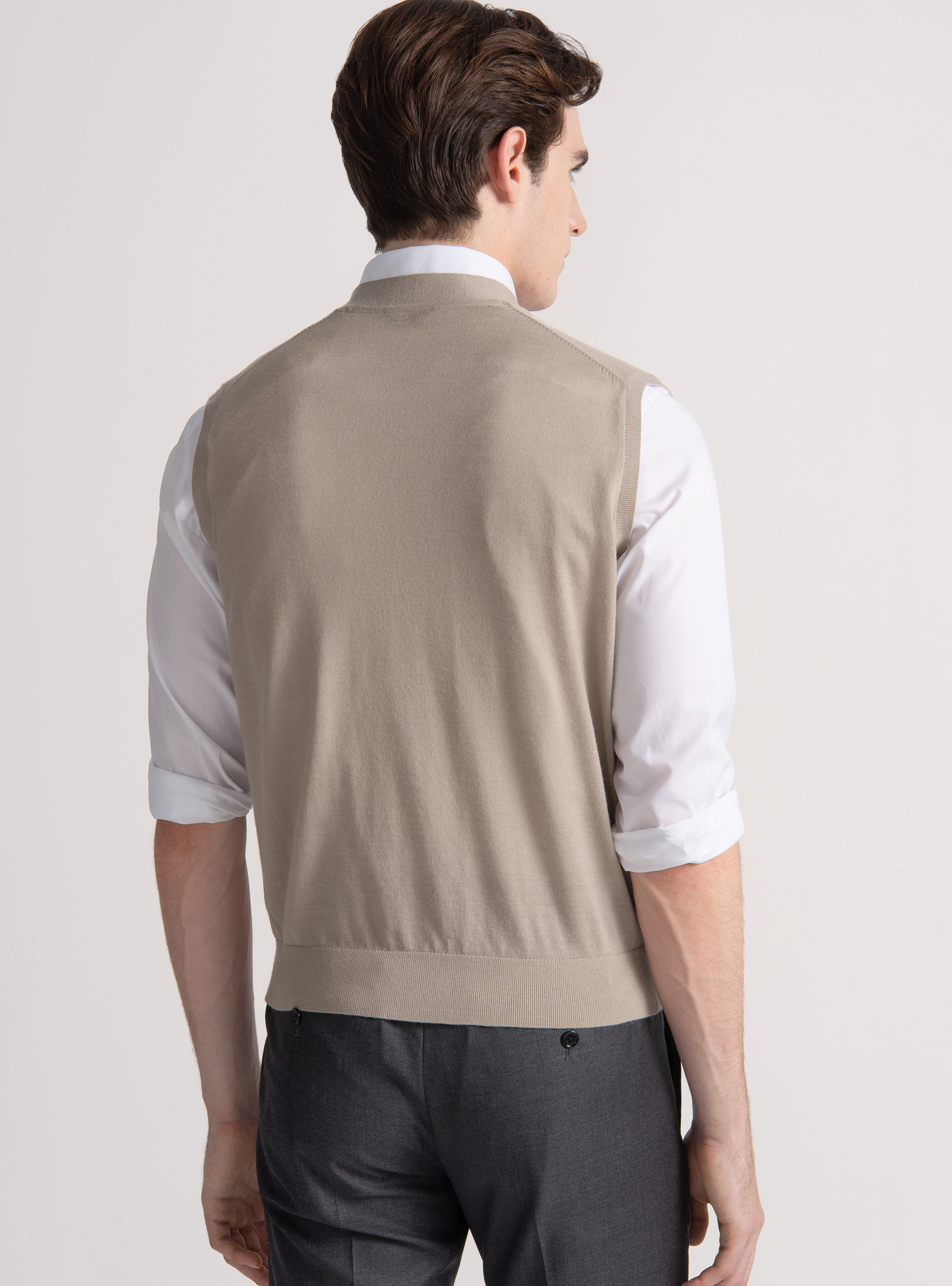 Chaleco de punto con botones de lana merina extrafina, ARENA