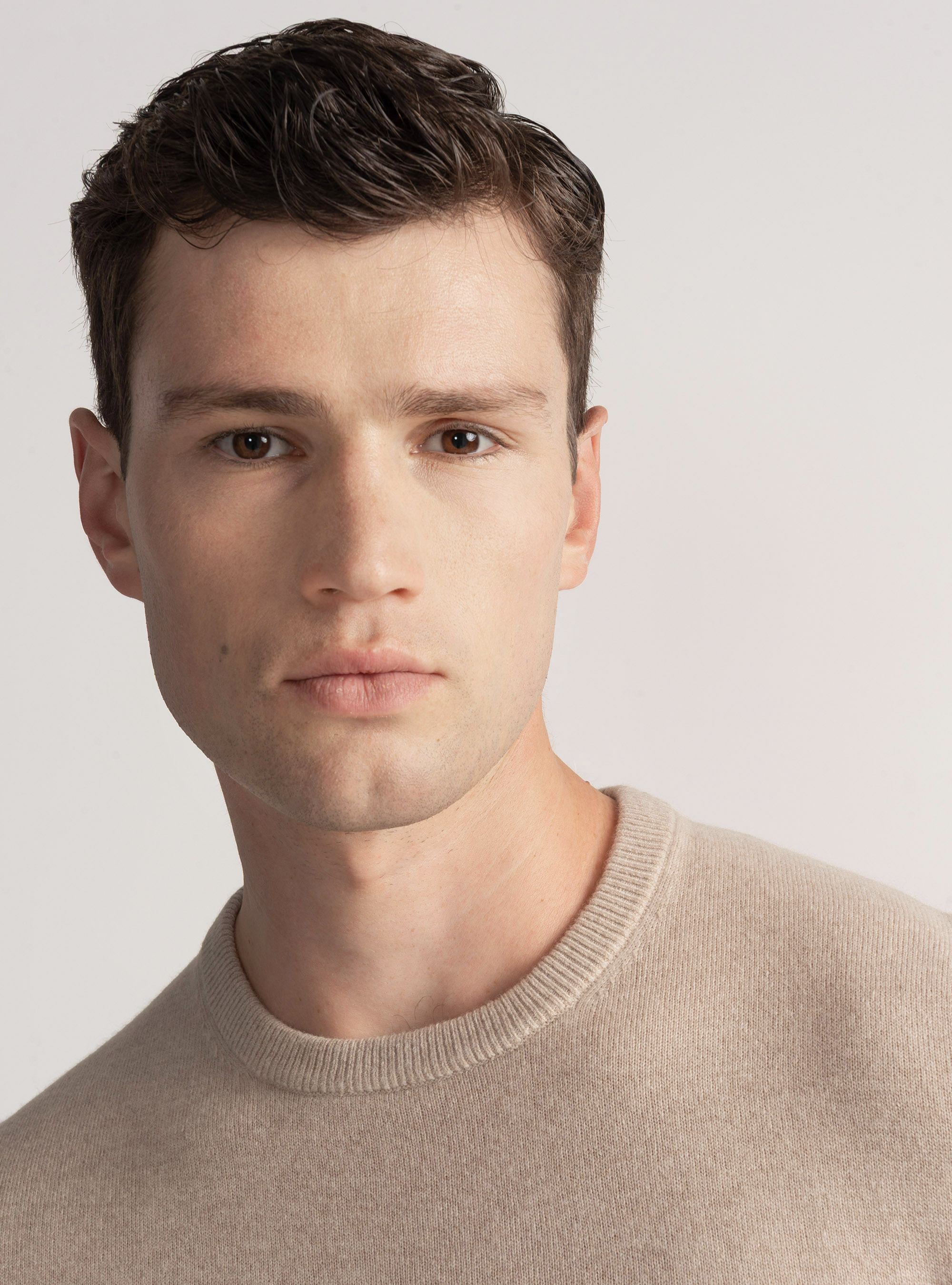 Trikot mit Rundhalsausschnitt aus Lambswool und Kaschmir, ECRU 0560C