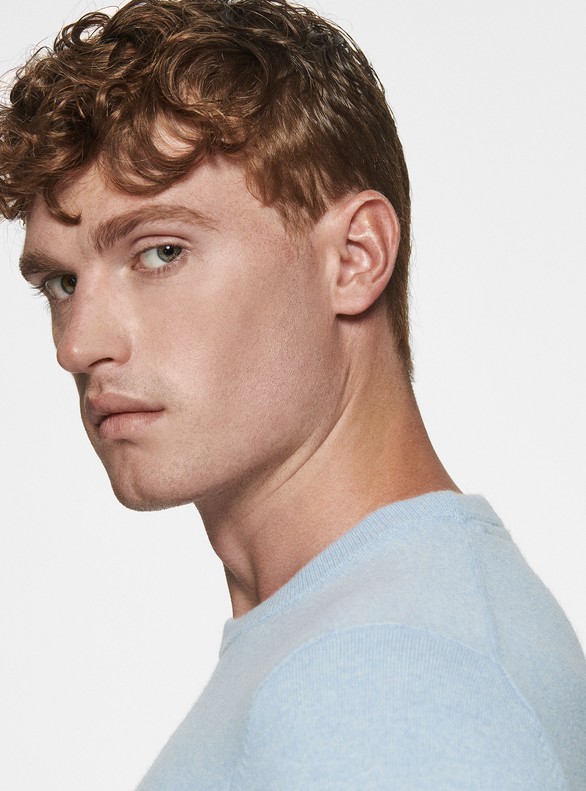 Maglia girocollo in lambswool e cashmere, AZZURRO POLVERE 0283C