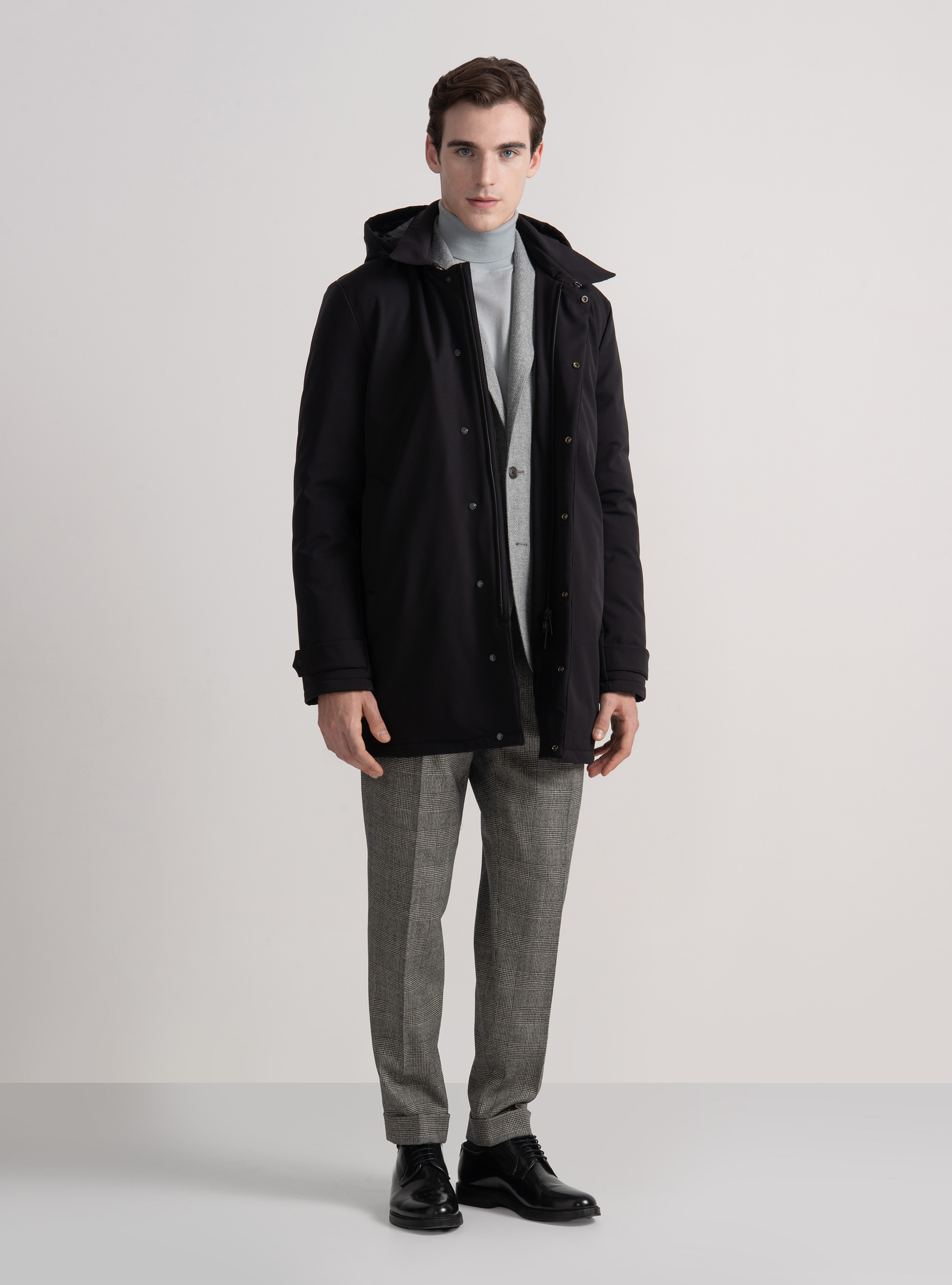 Parka técnica con capucha, NEGRO