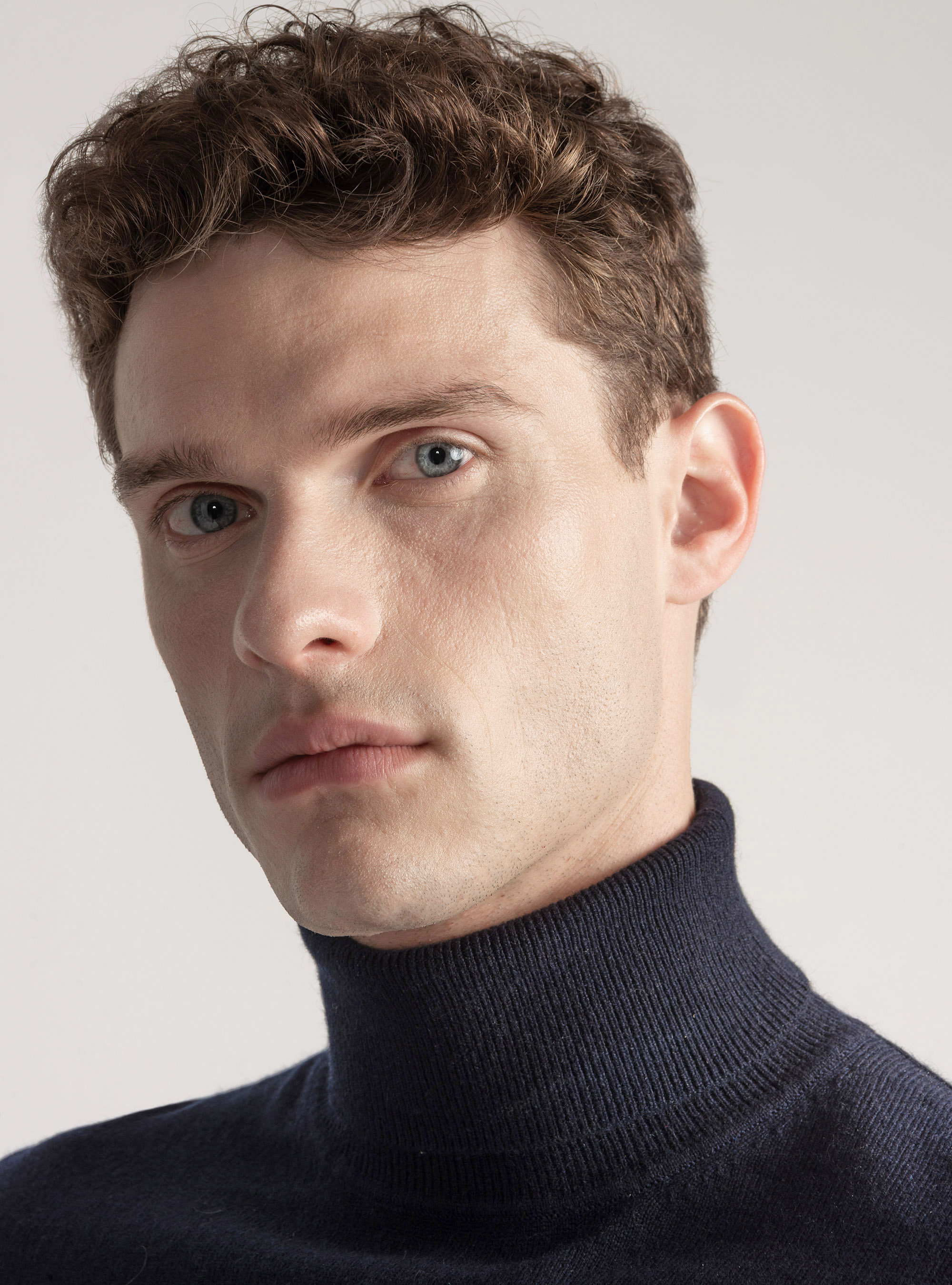 Cuello alto de cachemira, AZUL MARINO