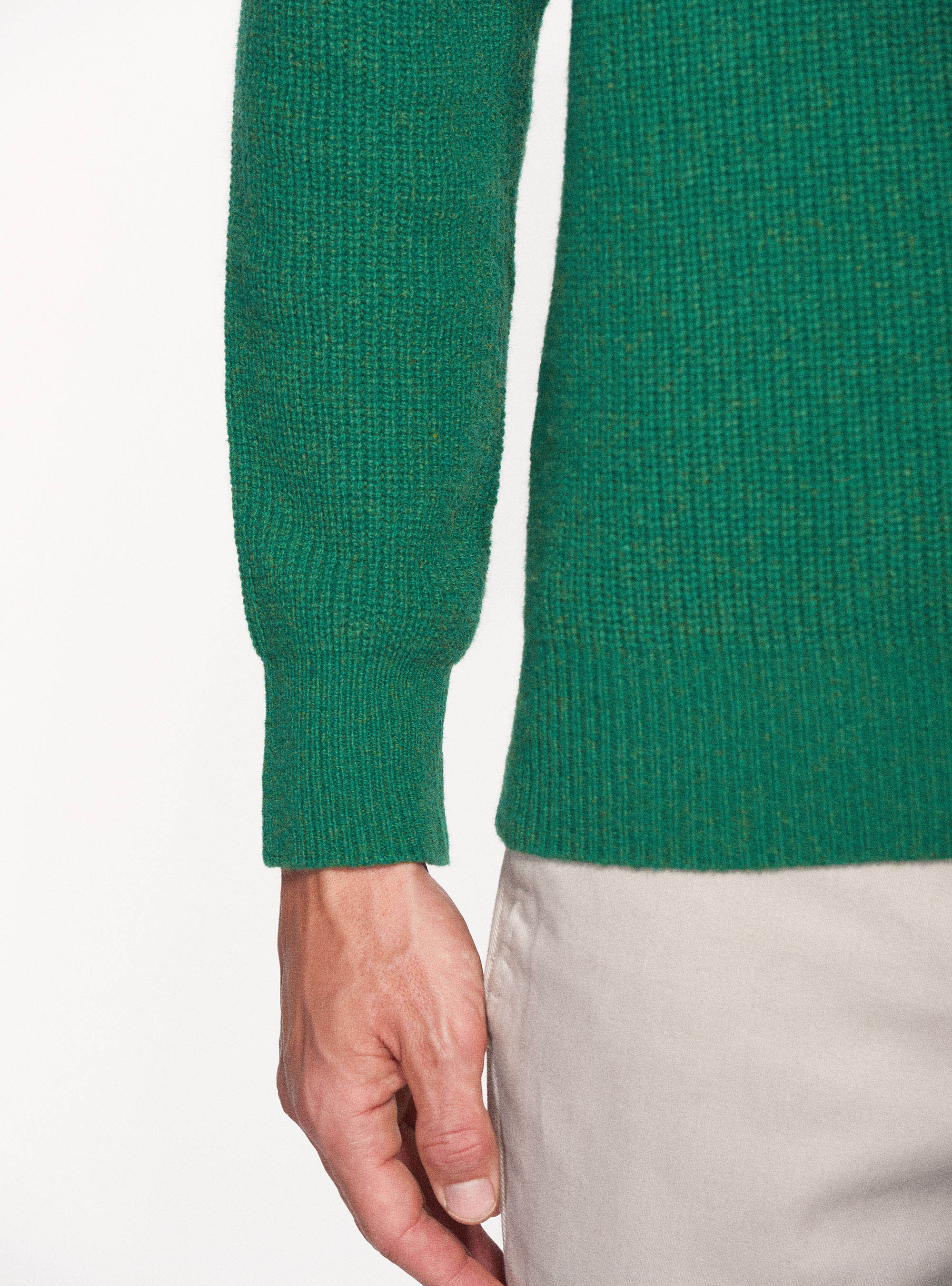 Maglia collo alto di lana lambswool in costa perlata, OLIVA