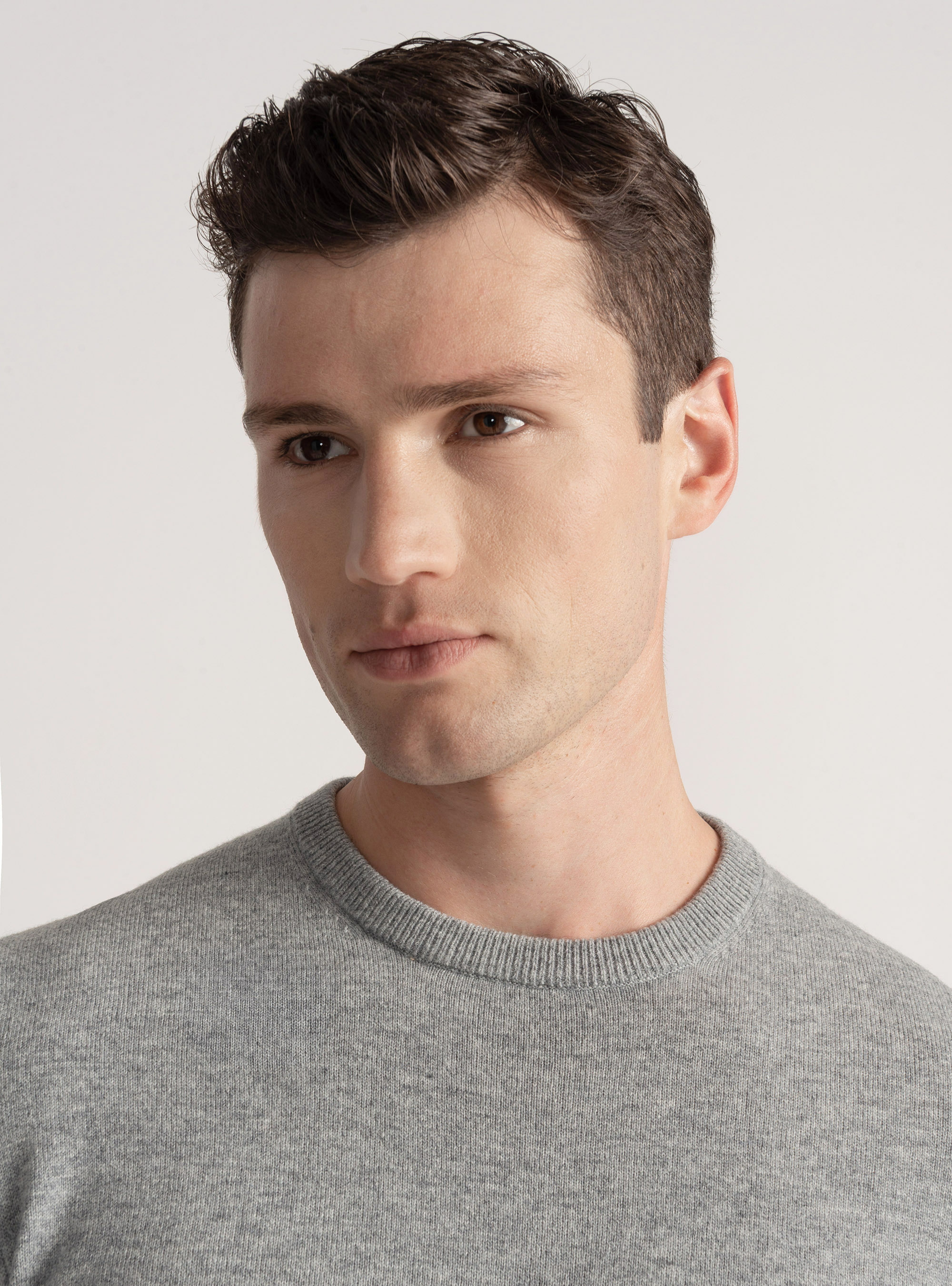 Trikot mit Rundhalsausschnitt aus Lambswool und Kaschmir, GRIGIO MELANGE 0151C