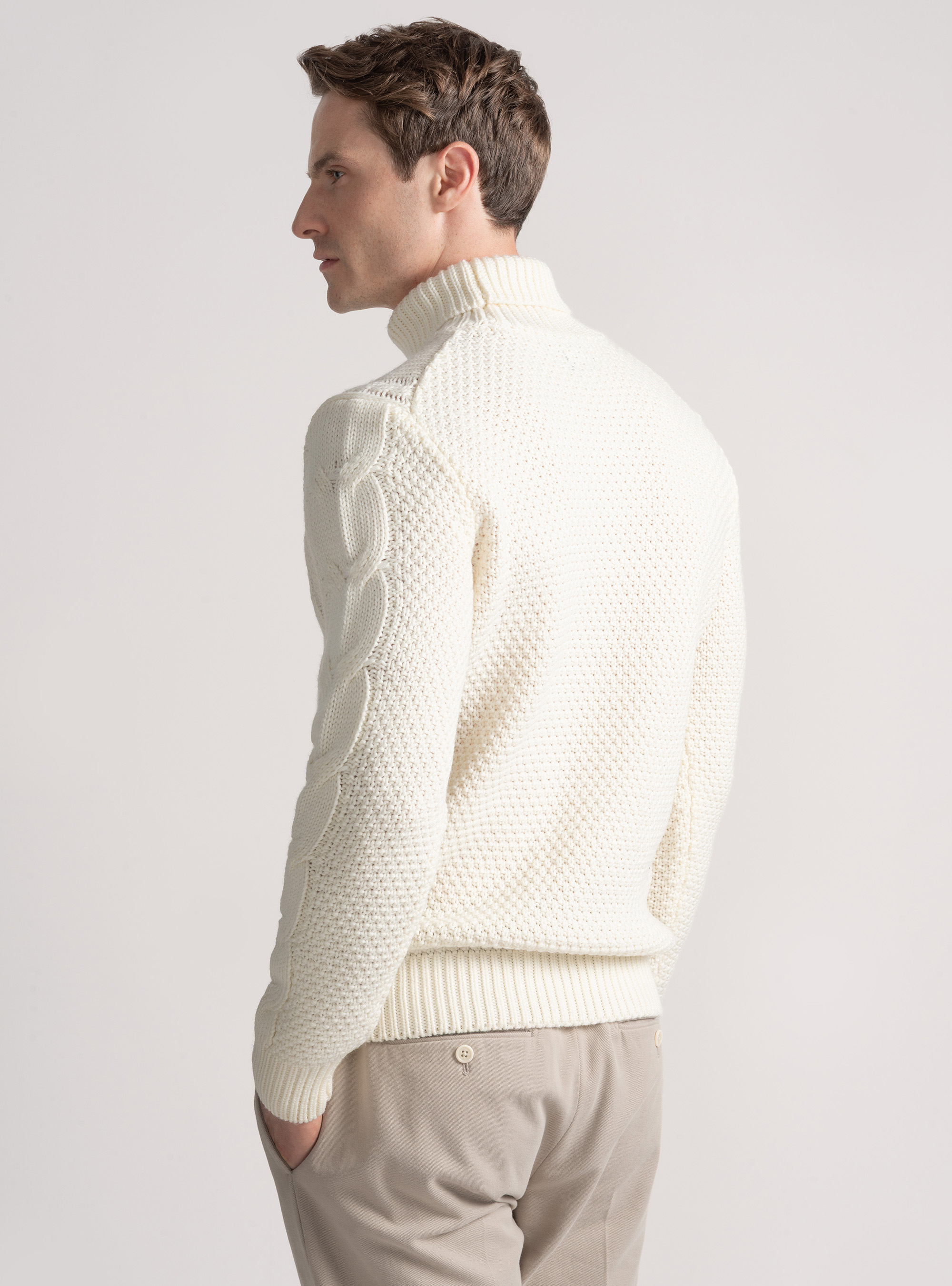 Maglia collo alto con treccione in misto lana, BIANCO