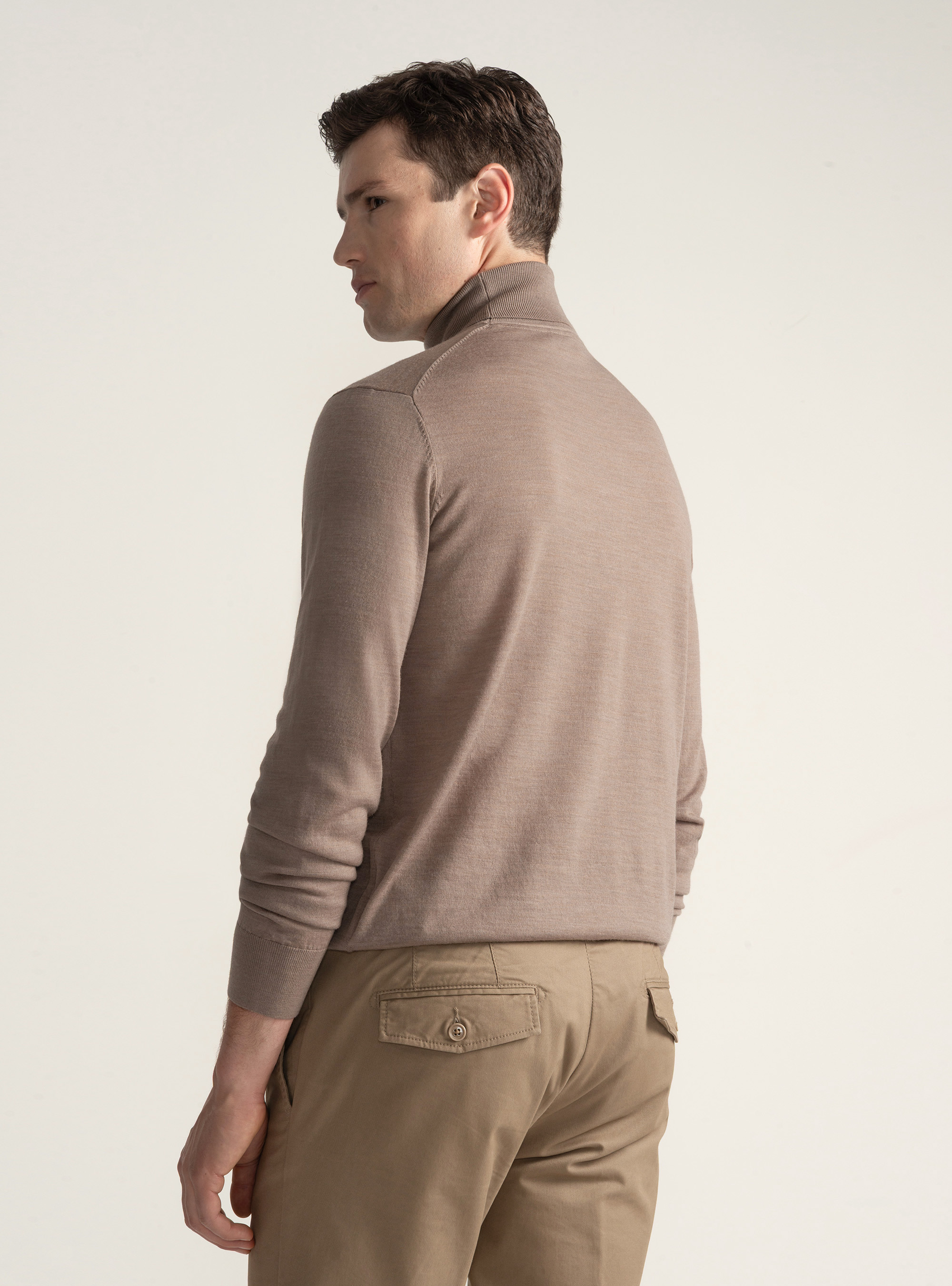 Cuello alto de pura lana merina extrafina, BARRO