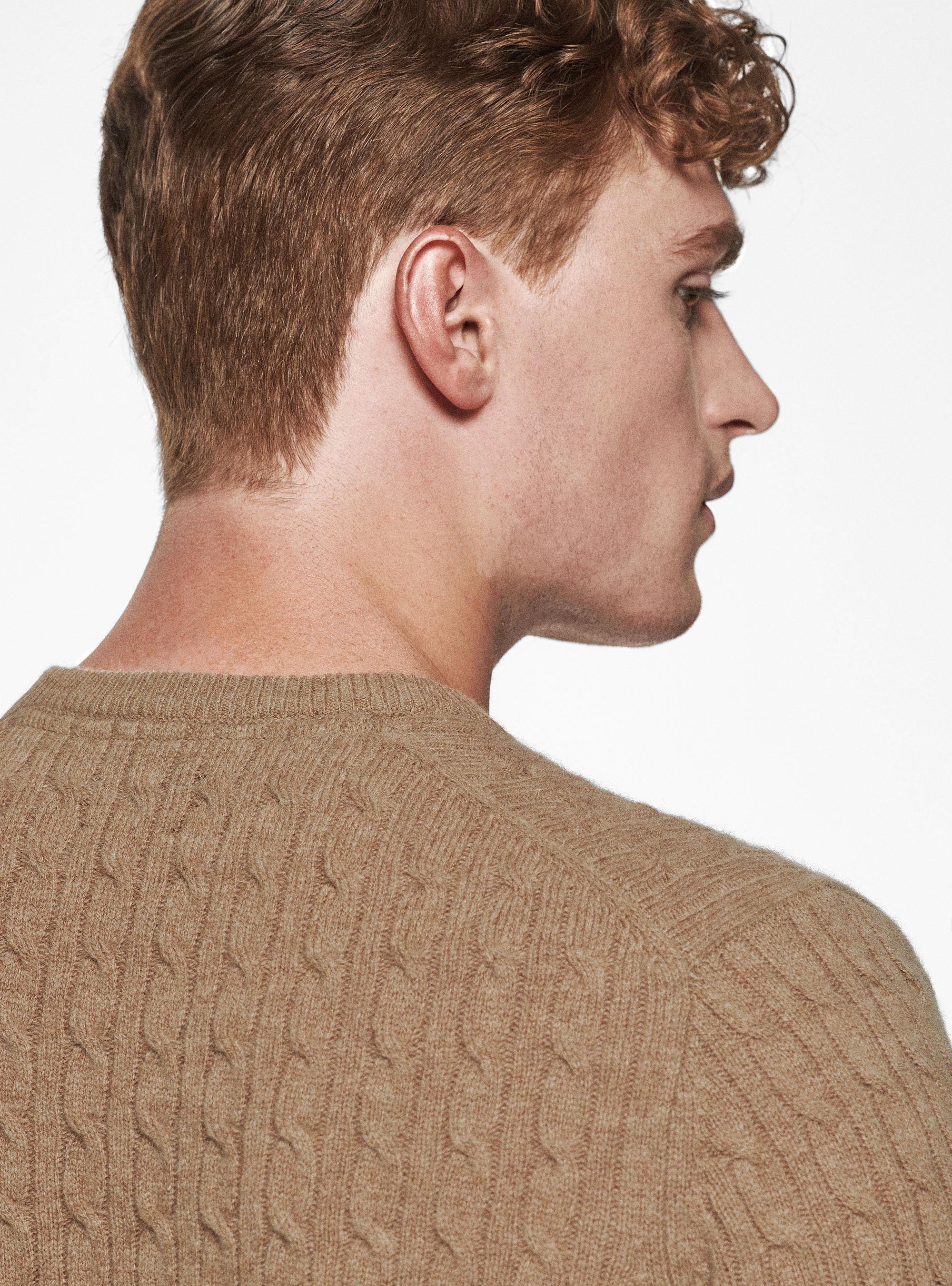 Maglia girocollo in lana cashmere a treccia, CAMMELLO 0570C