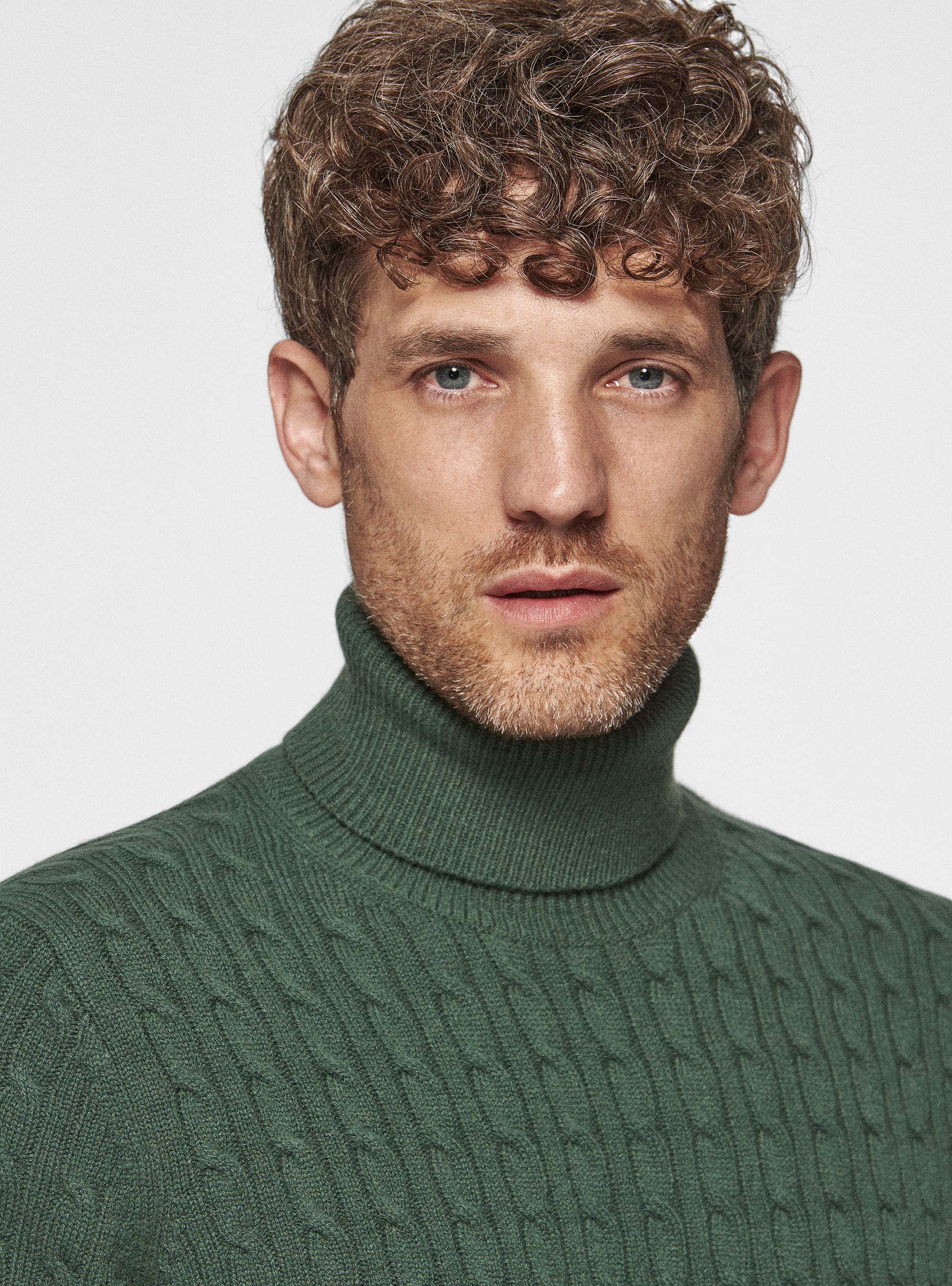 Maglia collo alto in lana cashmere con treccia, MILITARE 0609C