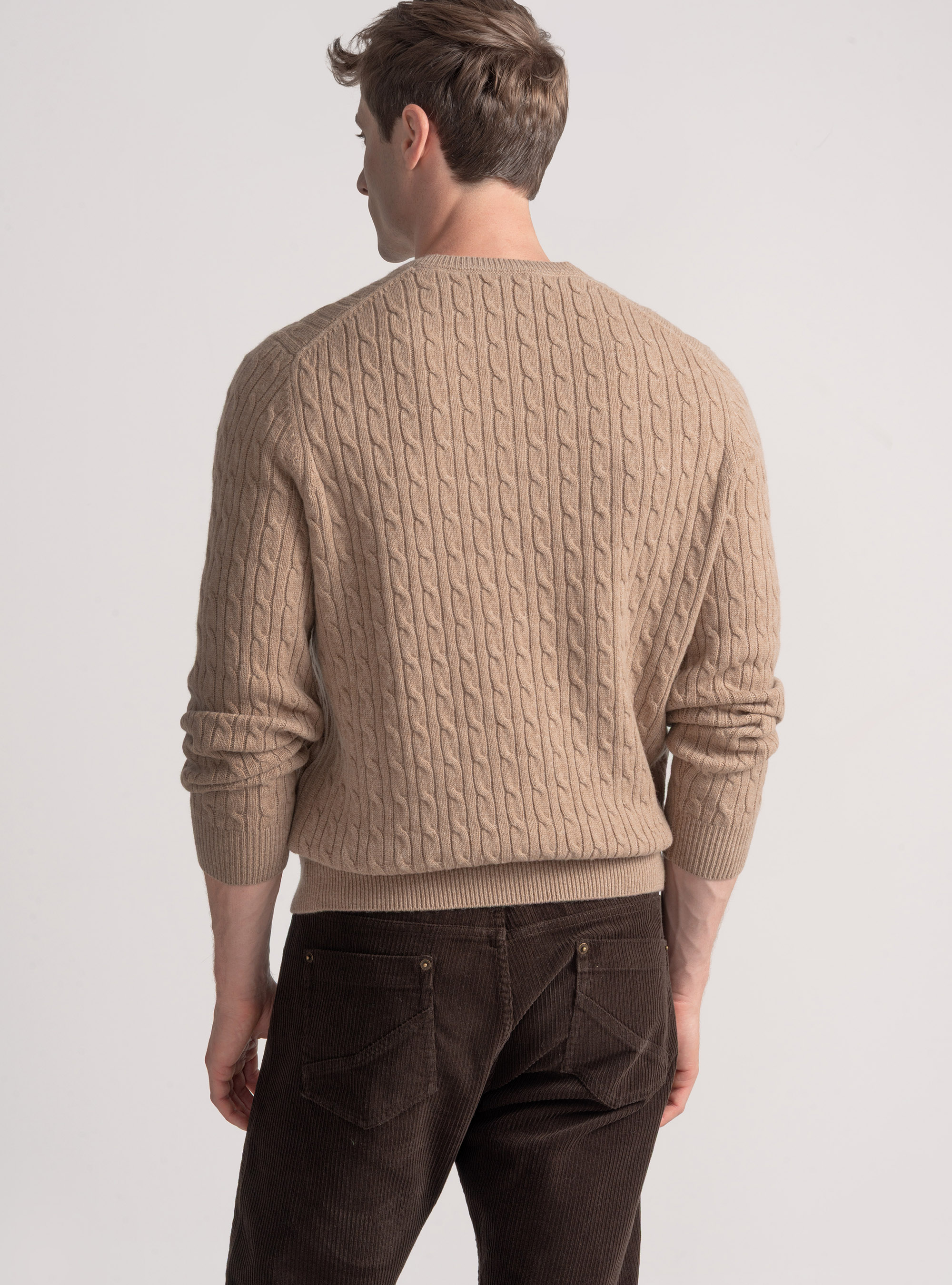 Maglia scollo a V con treccia in lana merino, CAMMELLO 0570C