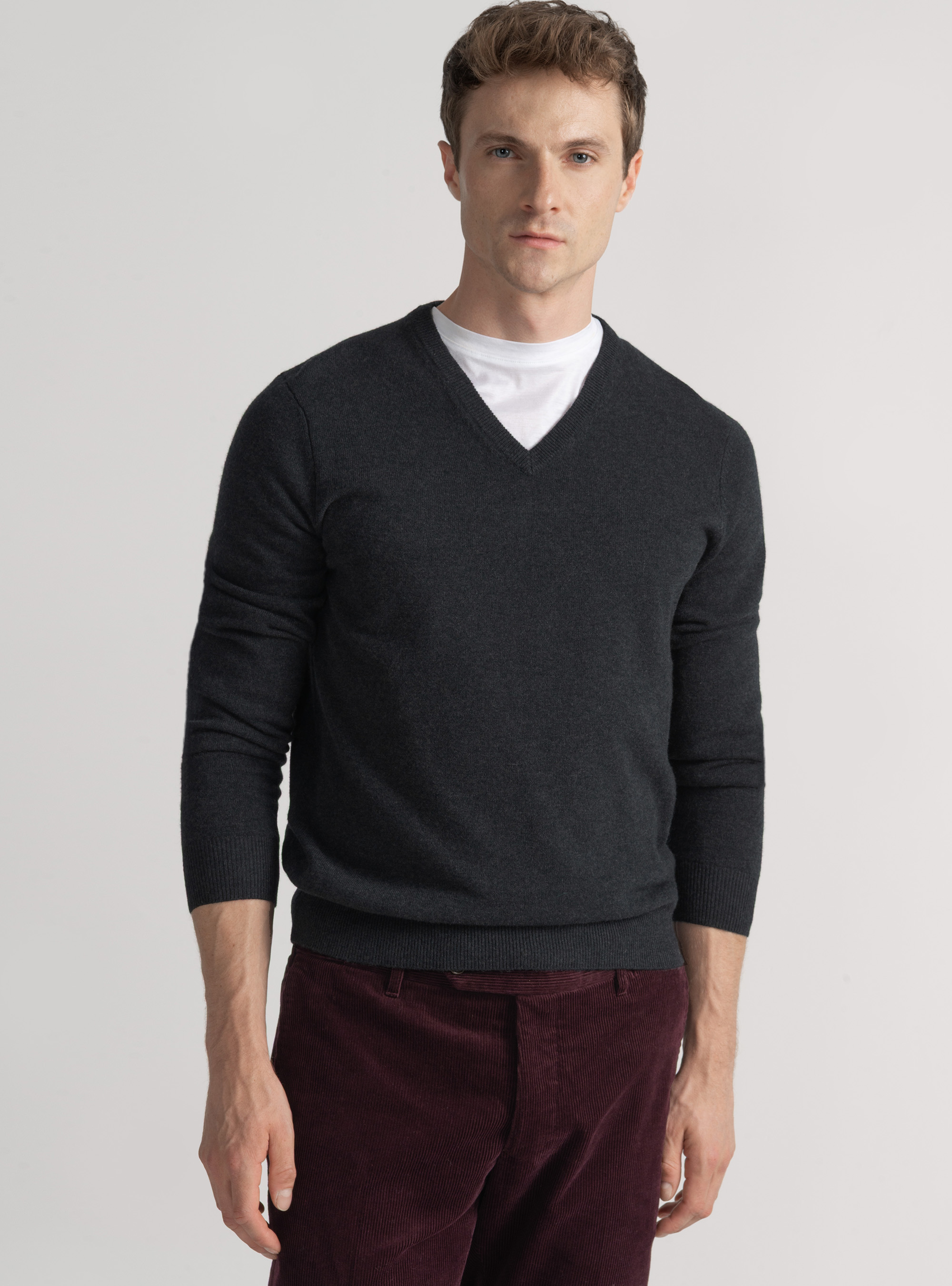 Merino wool V-neck sweater, ASPHALT GREY