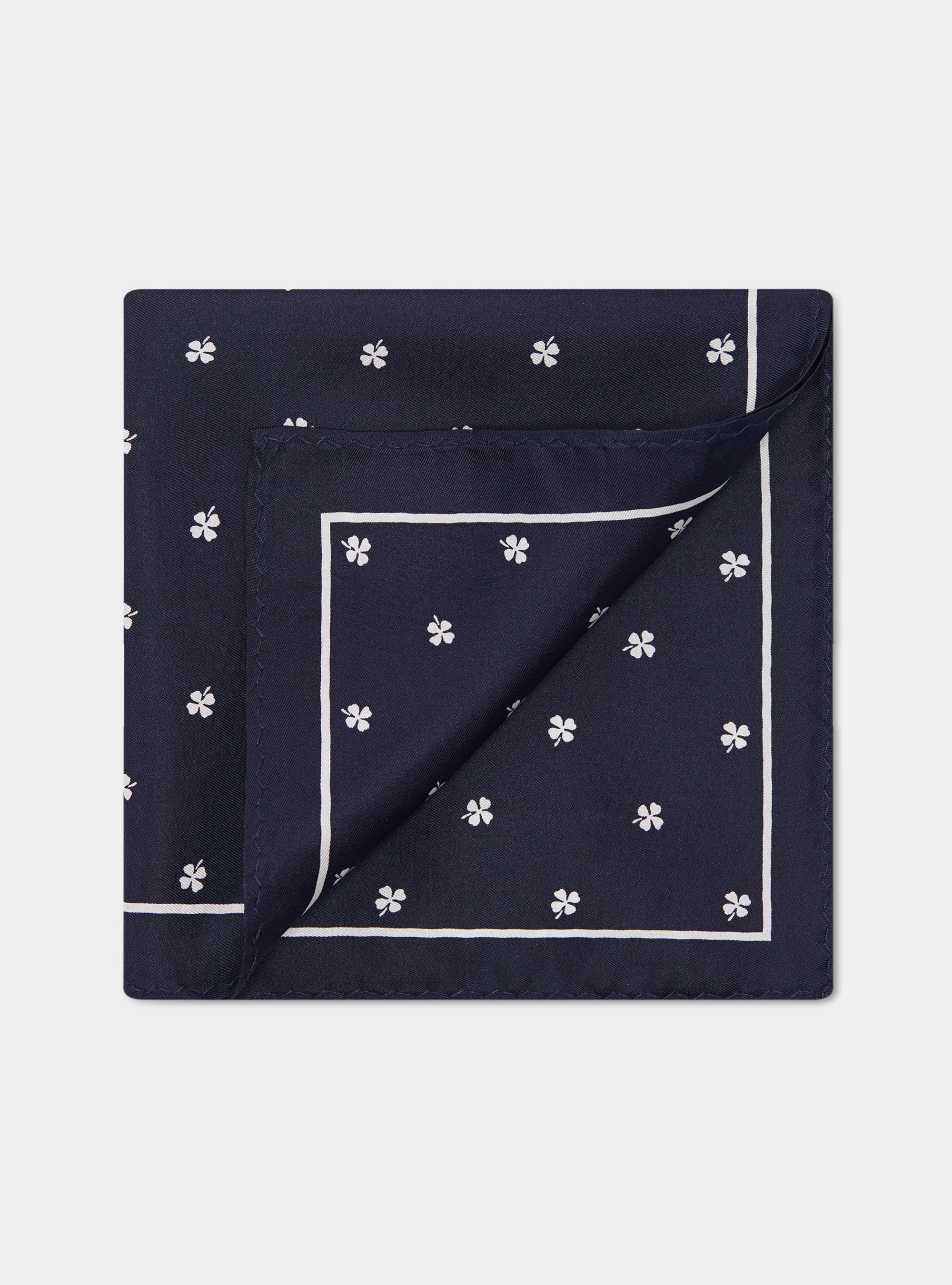Pochette fantasia quadrifoglio in seta stampata, B053 NAVY/BIANCO