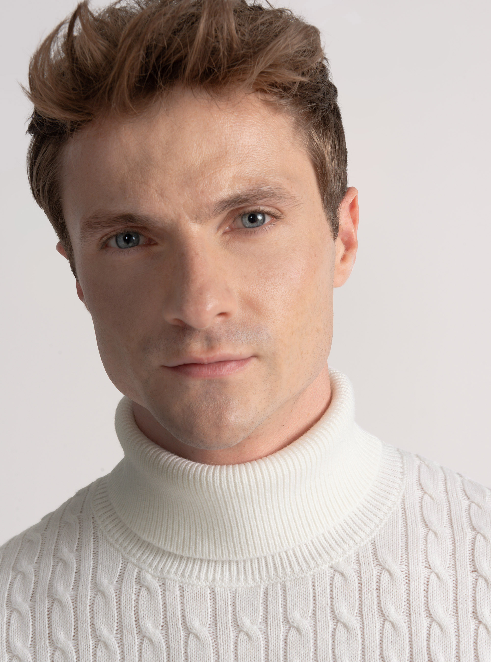 Punto de cuello alto en mezcla de lana con trenza, BLANCO